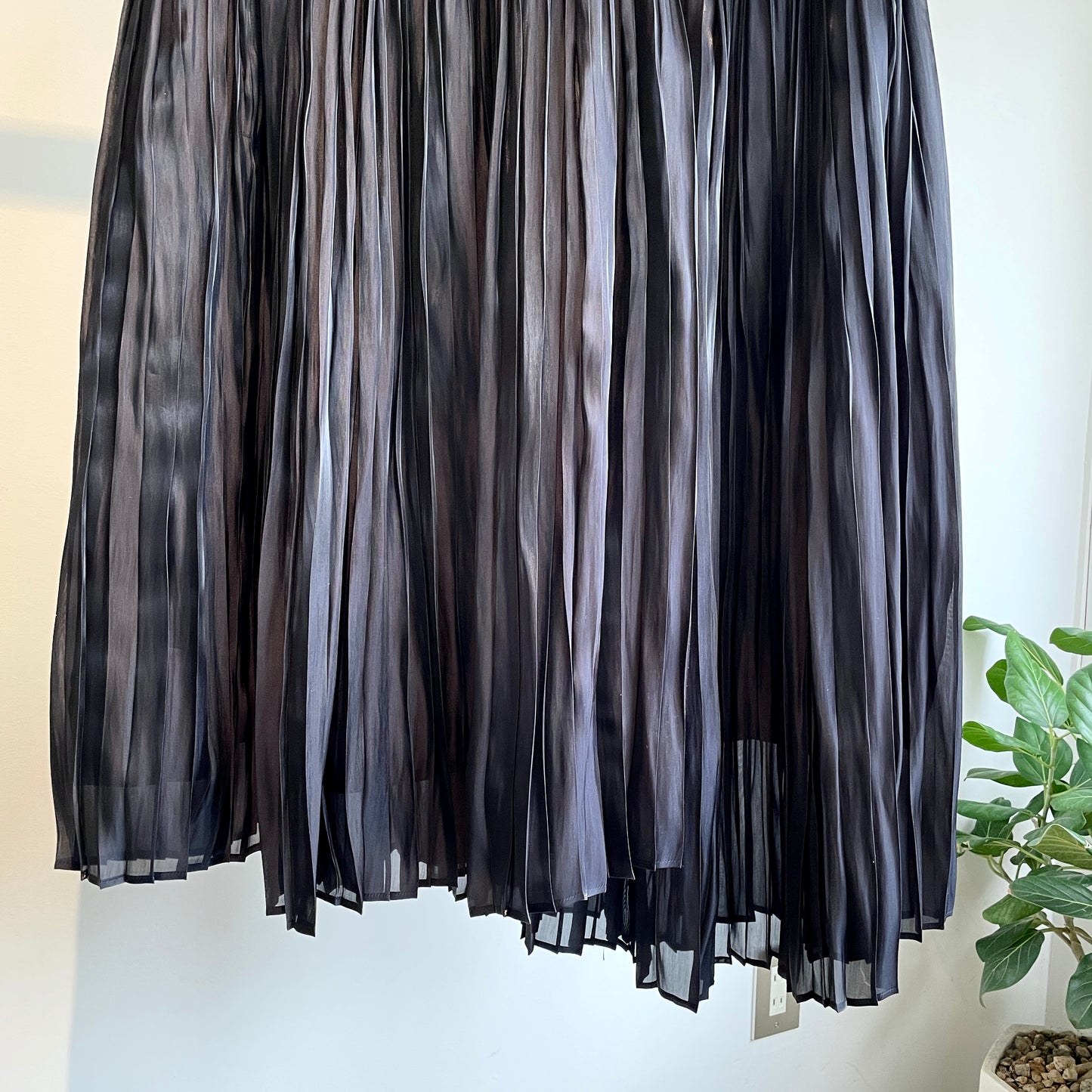 itochi //Aurora cloth double side pleated skirt / black