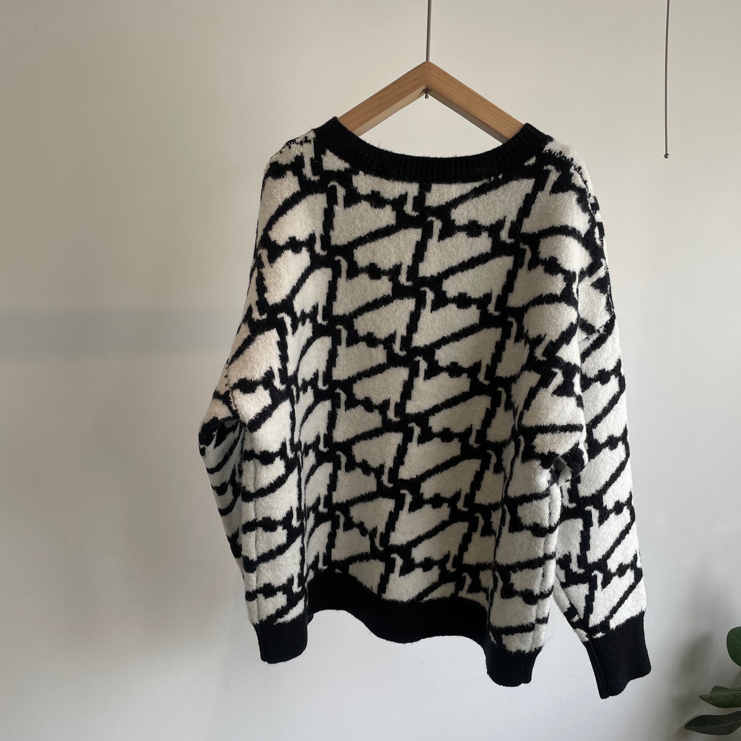 sisisi //WARM KNIT SWAN PULLOVER 2024-AW120