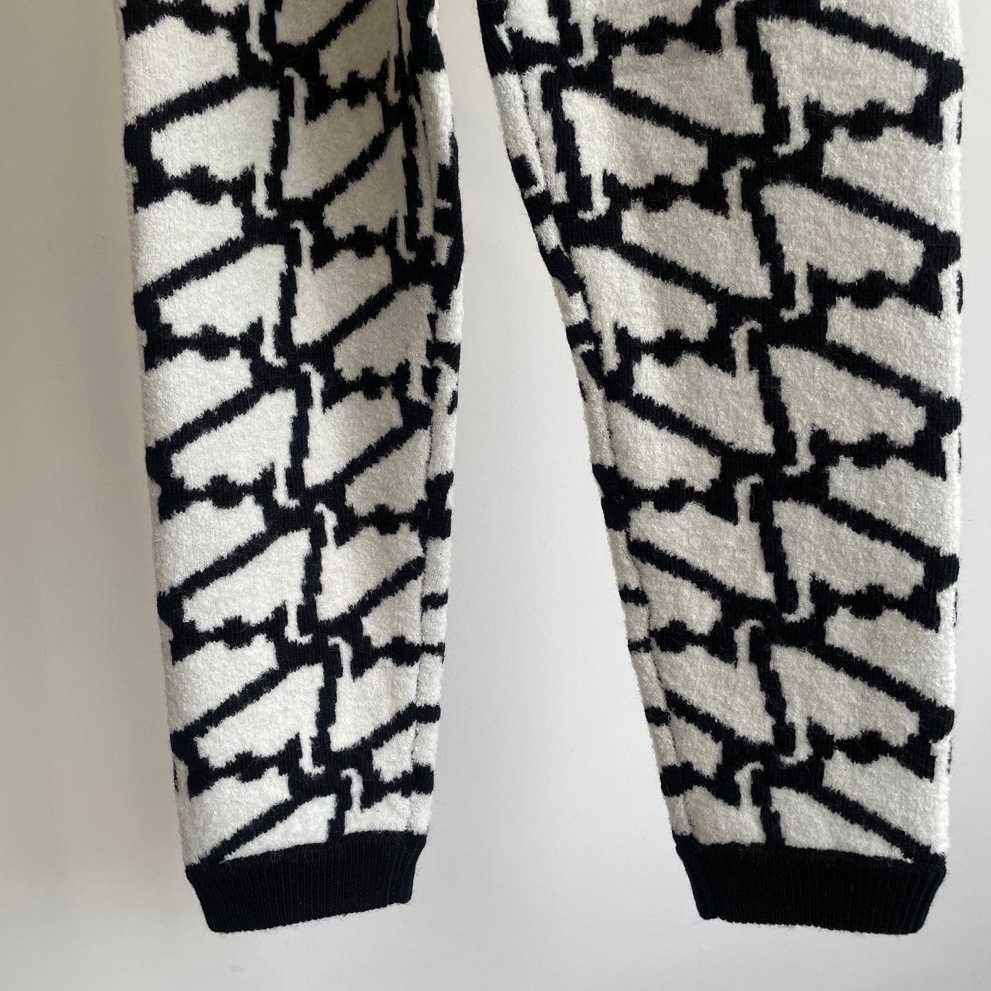 sisisi //WARM KNIT SWAN PANTS 2024-AW123