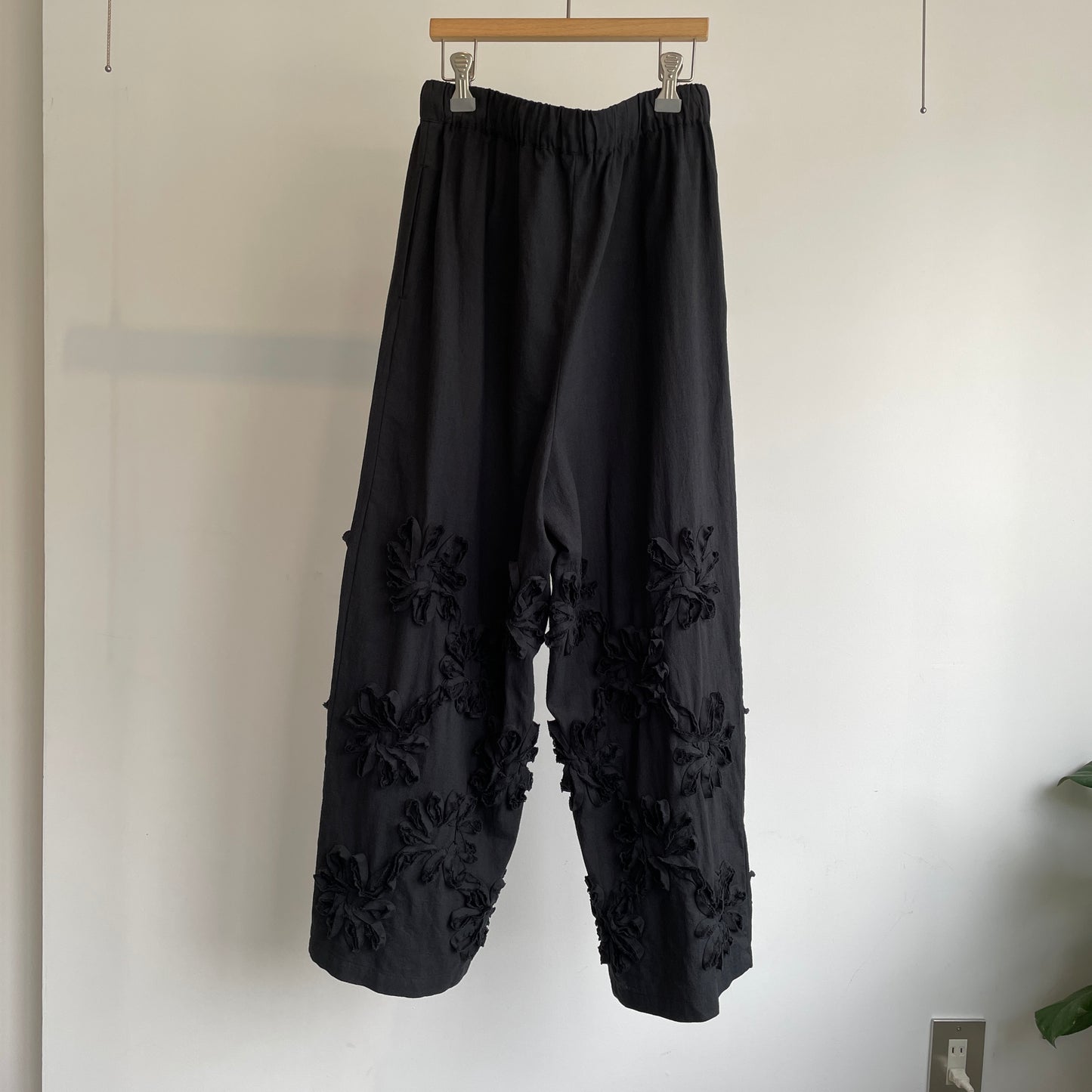 qiri//rondo ribbon embroidery ギャザーパンツ　6301PT010251