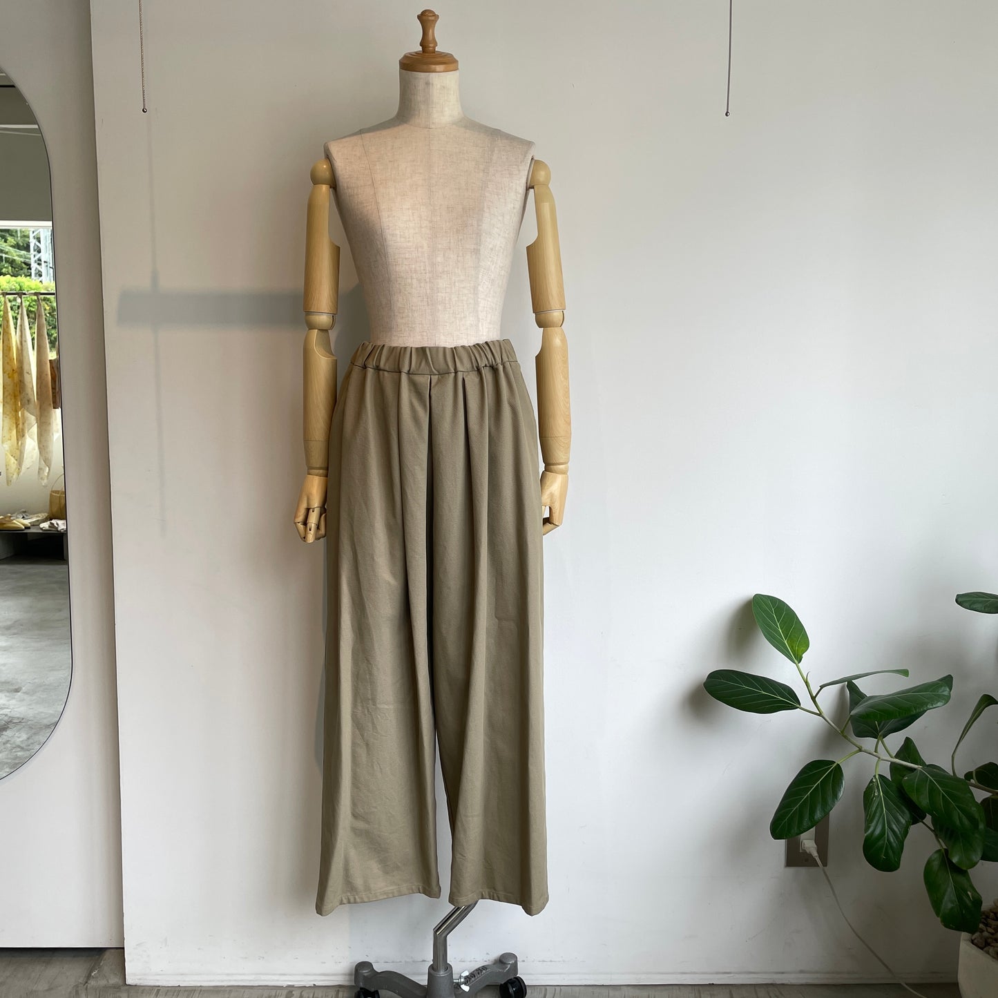 yuni//20/2強撚Cotton twill relax パンツ 1701PT005262