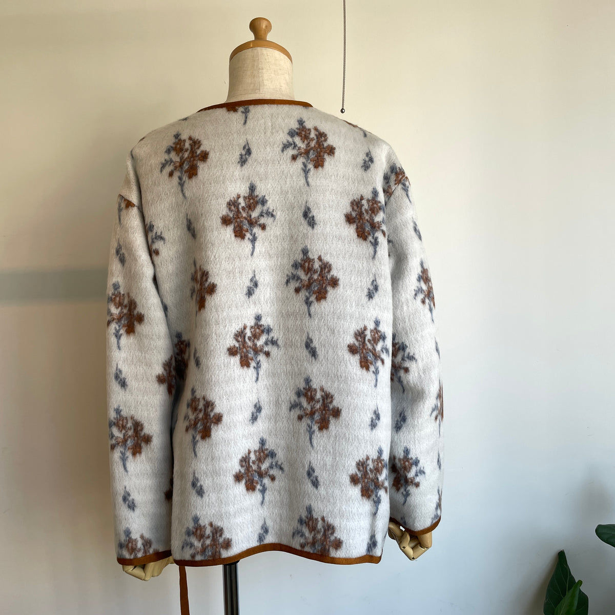 qiri//sarasa raised jacquard カーディガン　6301BL004262