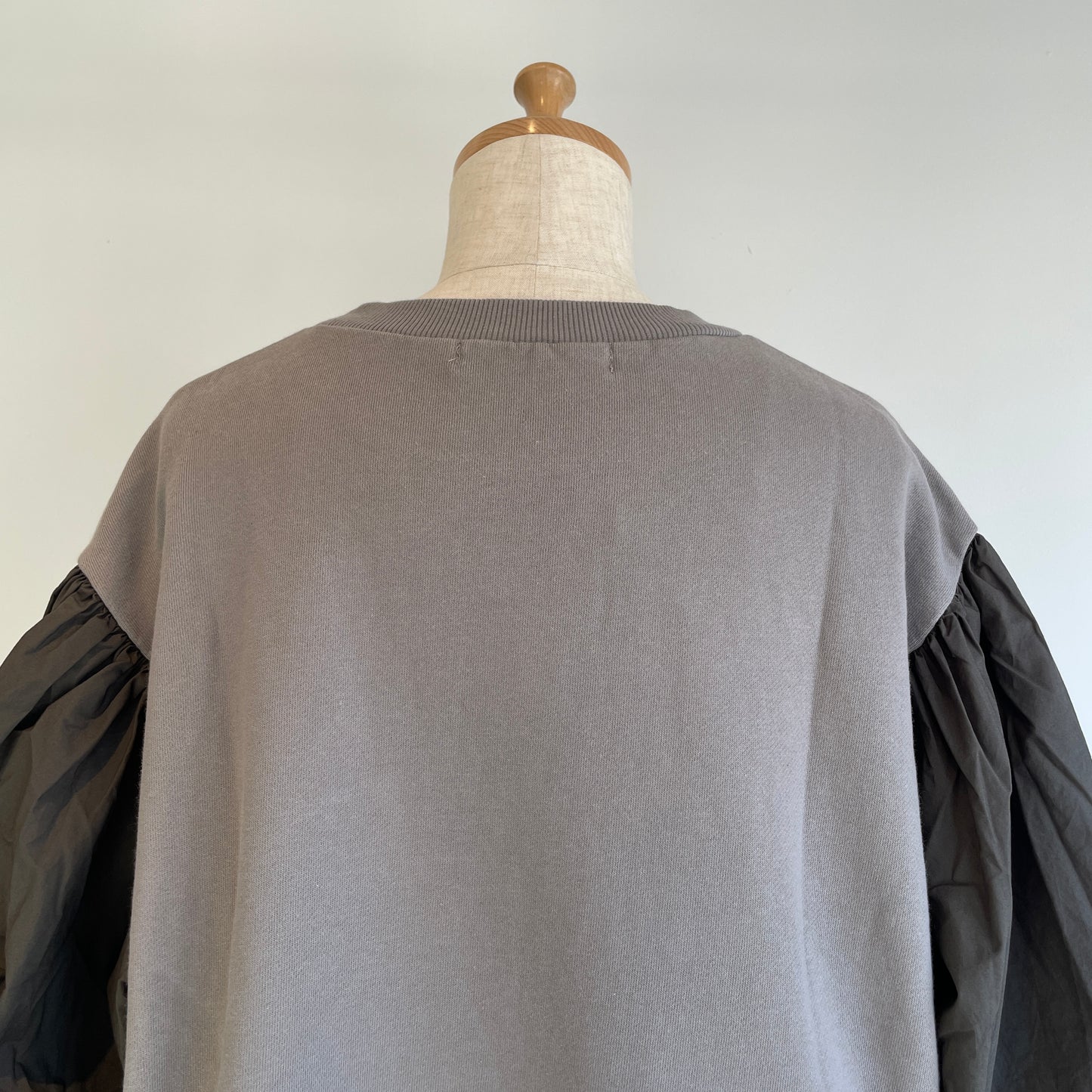 universaltissu//セントラル裏毛タイプライターコンボギャザーPO
US260CT031