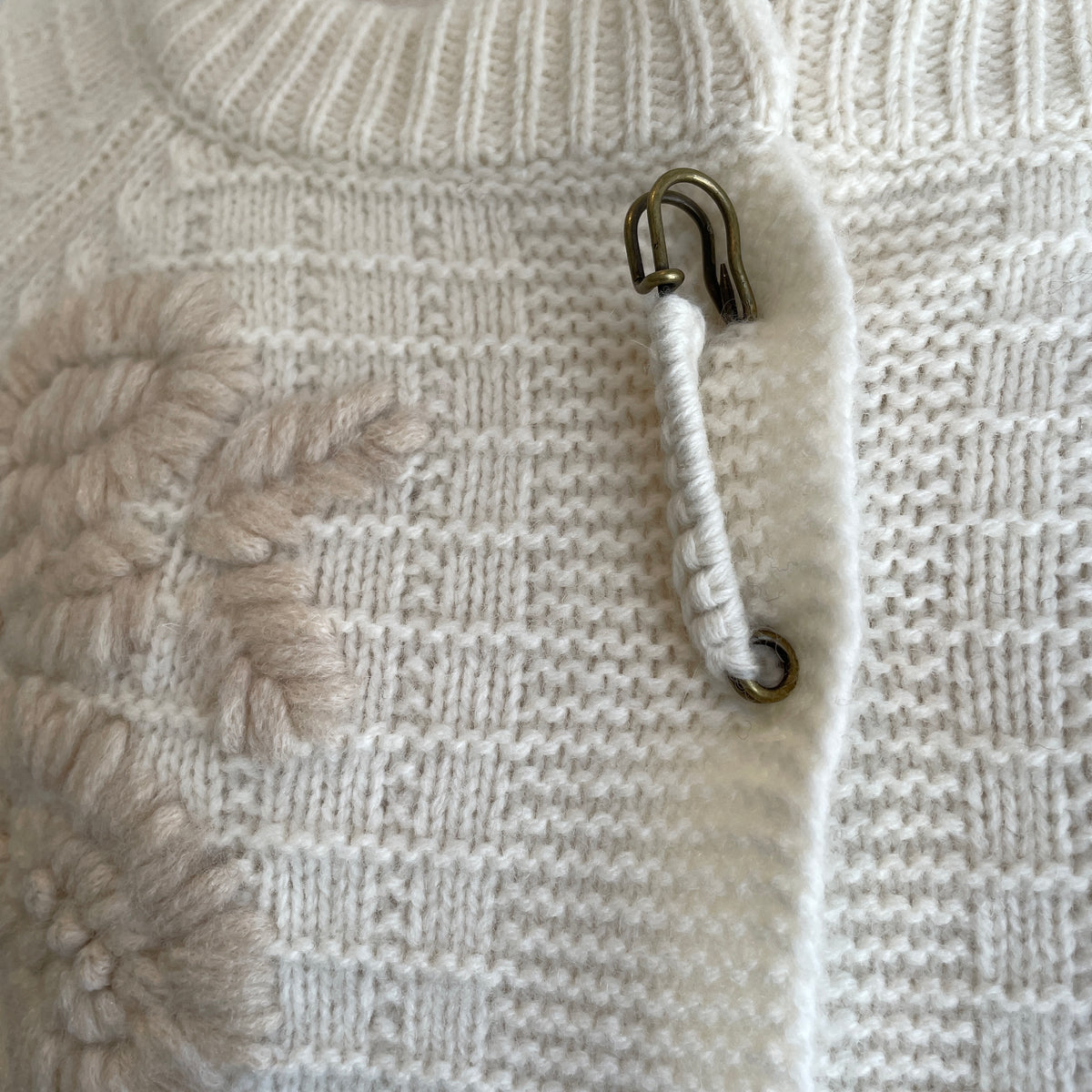 yuni//ウール / ハンド刺繍カーディガン　1701KN001262