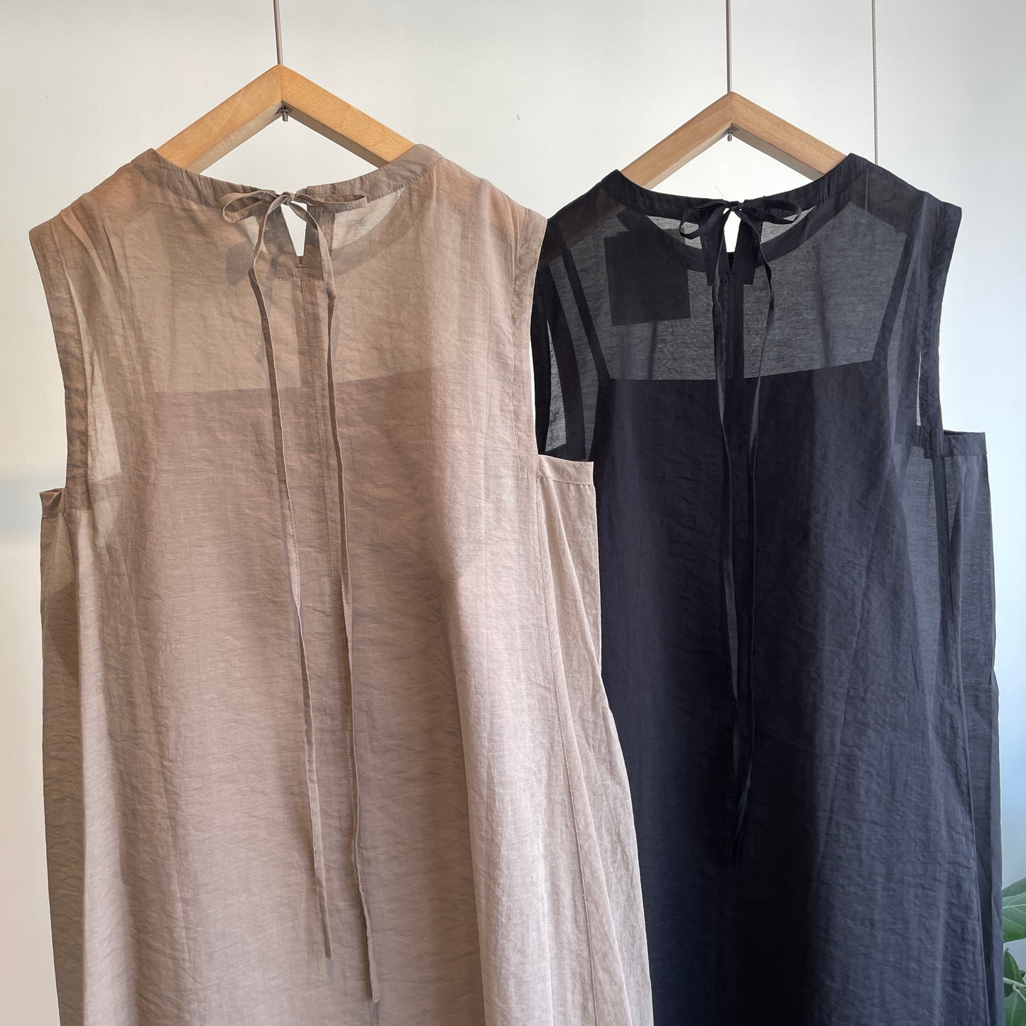 yuni //C/Ny sheer no sleeves ワンピース　1701OP029261