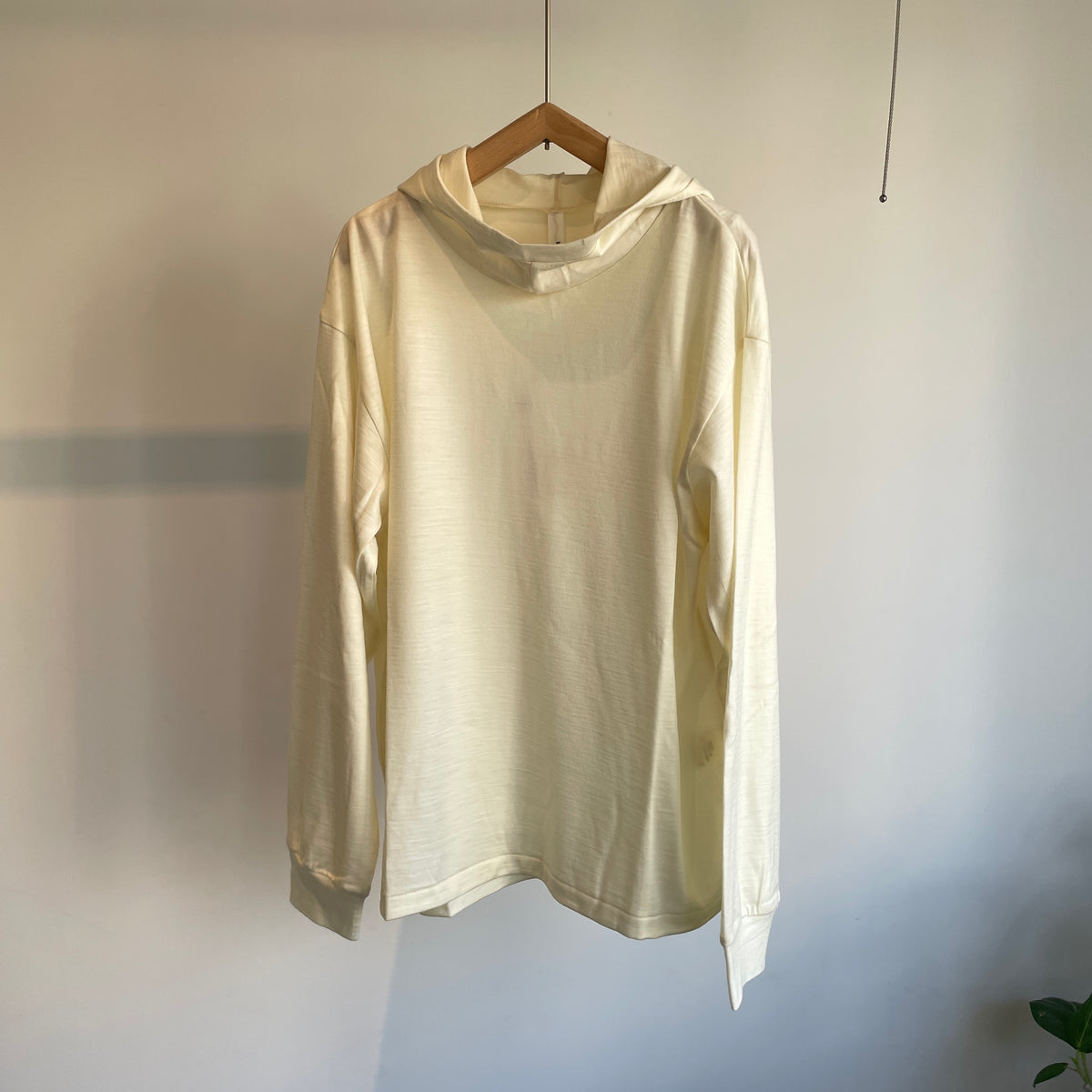 universaltissu//ウォッシャブルウール天竺 フーディPOUT264CT012