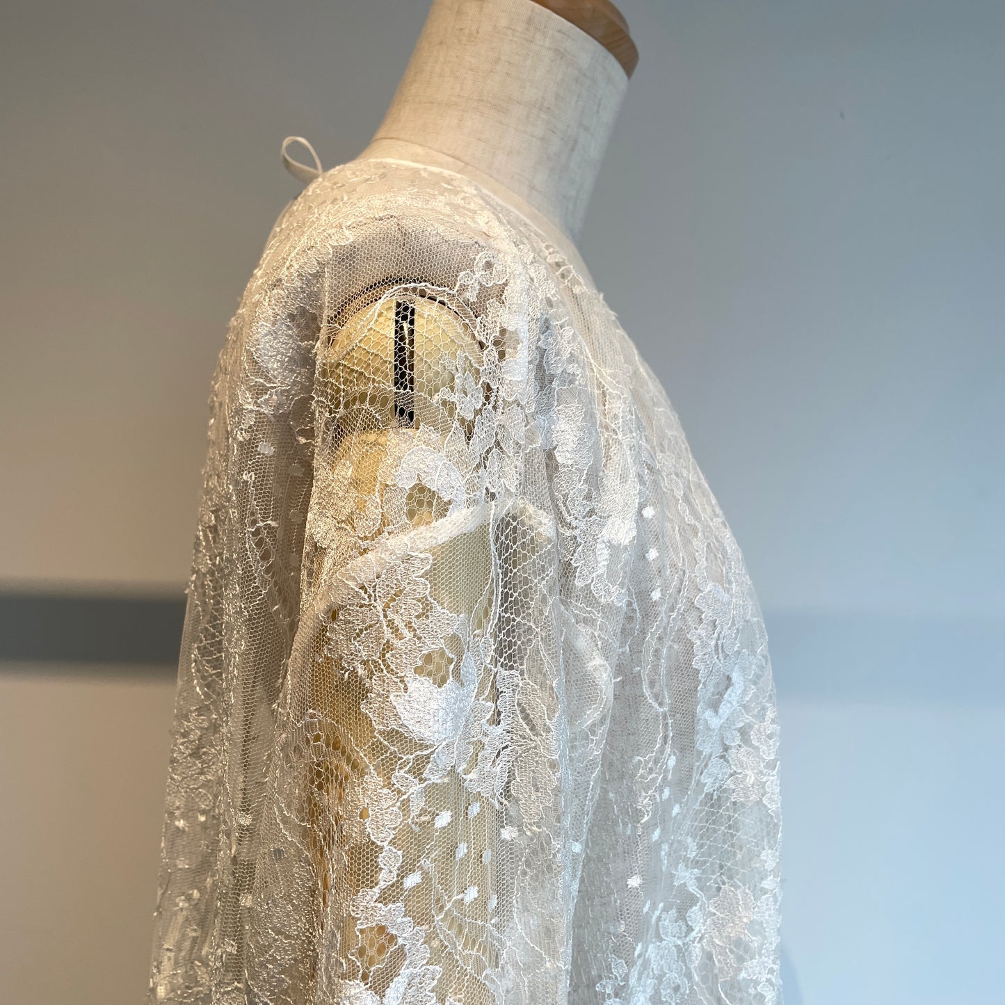 Heriter //Leaver lace blouse H2-25-3003