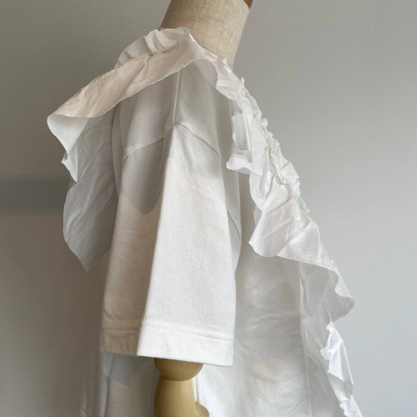 universaltissu//クラシック天竺 ショルダーフリルT  US251CT022