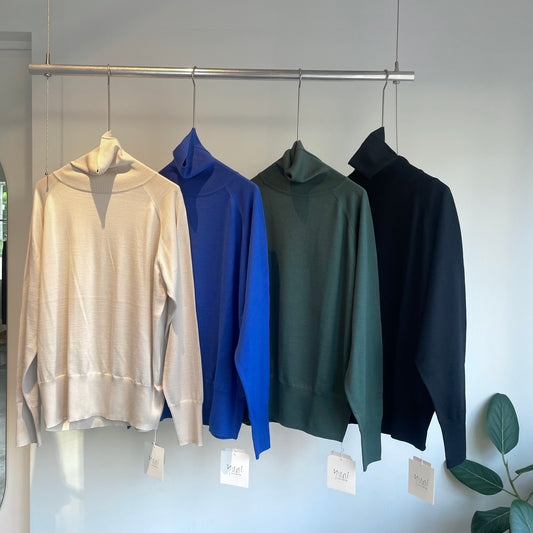 yuni //FF30 タートルネックプルオーバー　1701KN003252