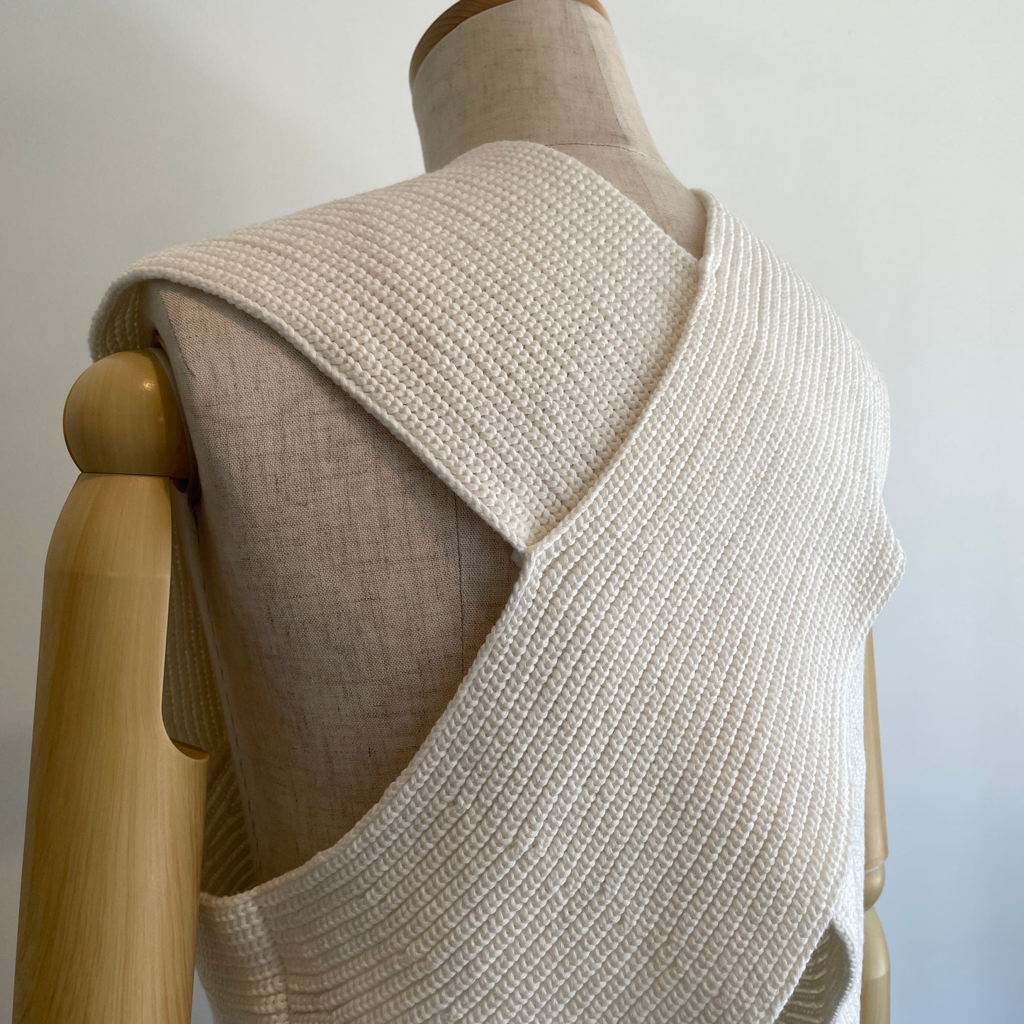 yuni//Cotton back cross ニットベスト　1701KN010262