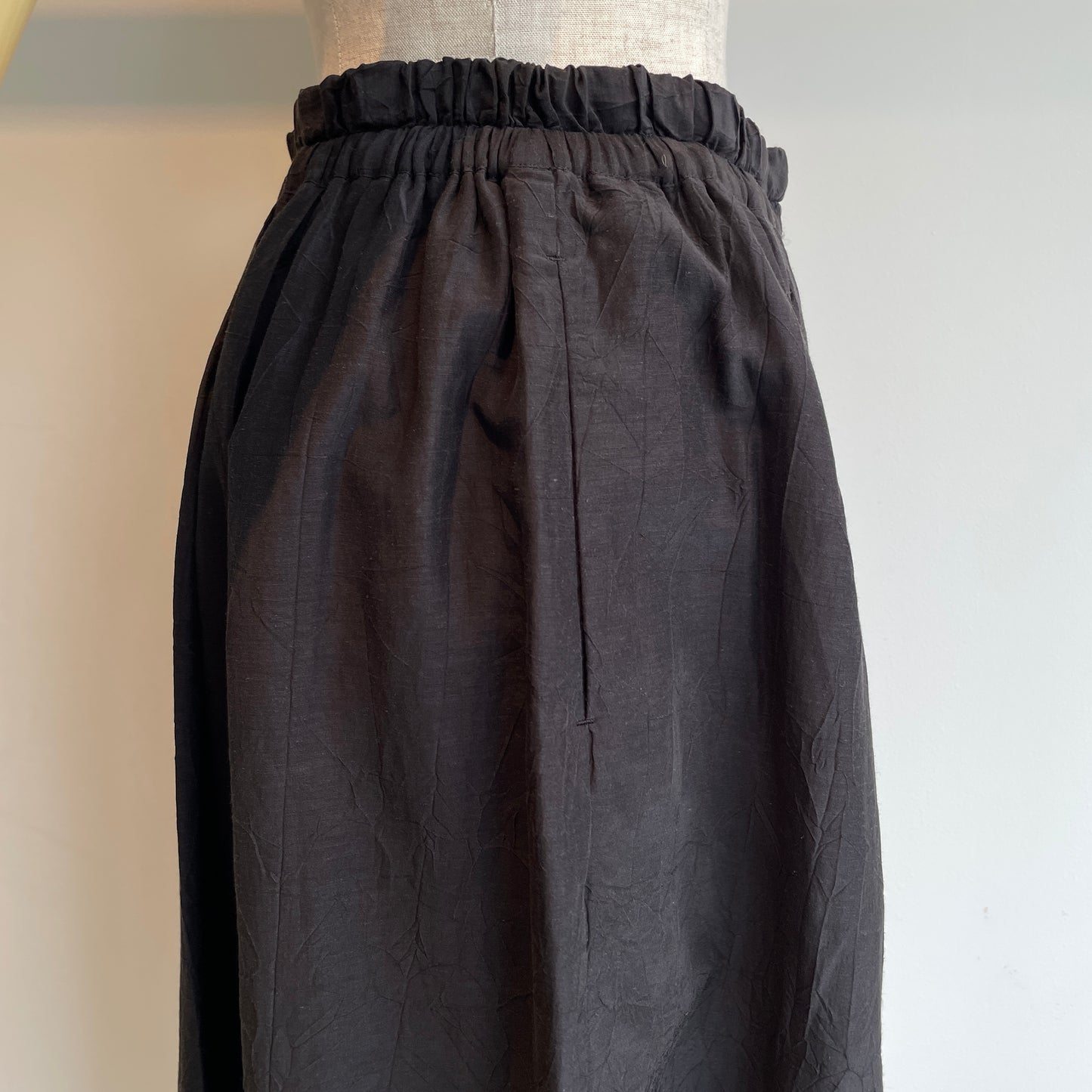 handsofcreation//Cu/C/L桐生シワ タックバレルキュロットパンツ0161310