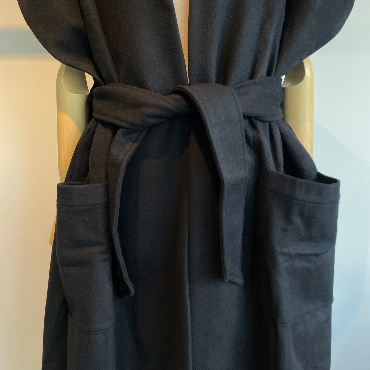 Honnete//Sleeveless Dolman Gown Coat_Royal Geelong HO-26AW CO24W
