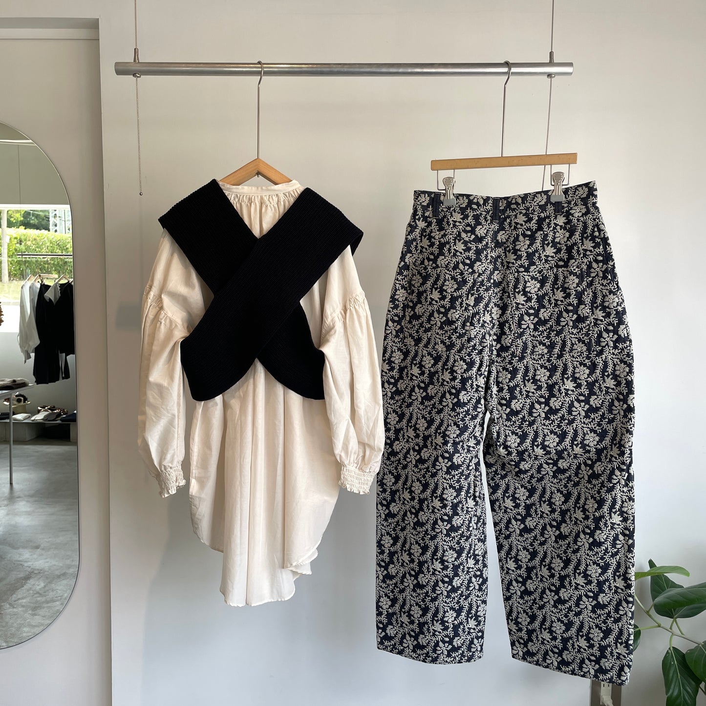 yuni//Cotton back cross ニットベスト　1701KN010262