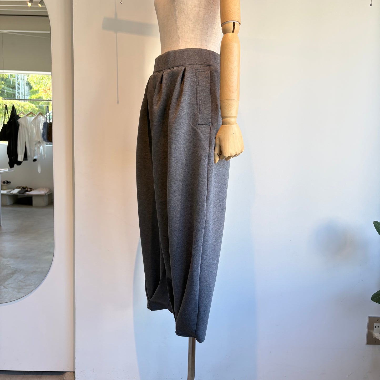 ALWEL//TUCKED PEG PANTS  AIR-3