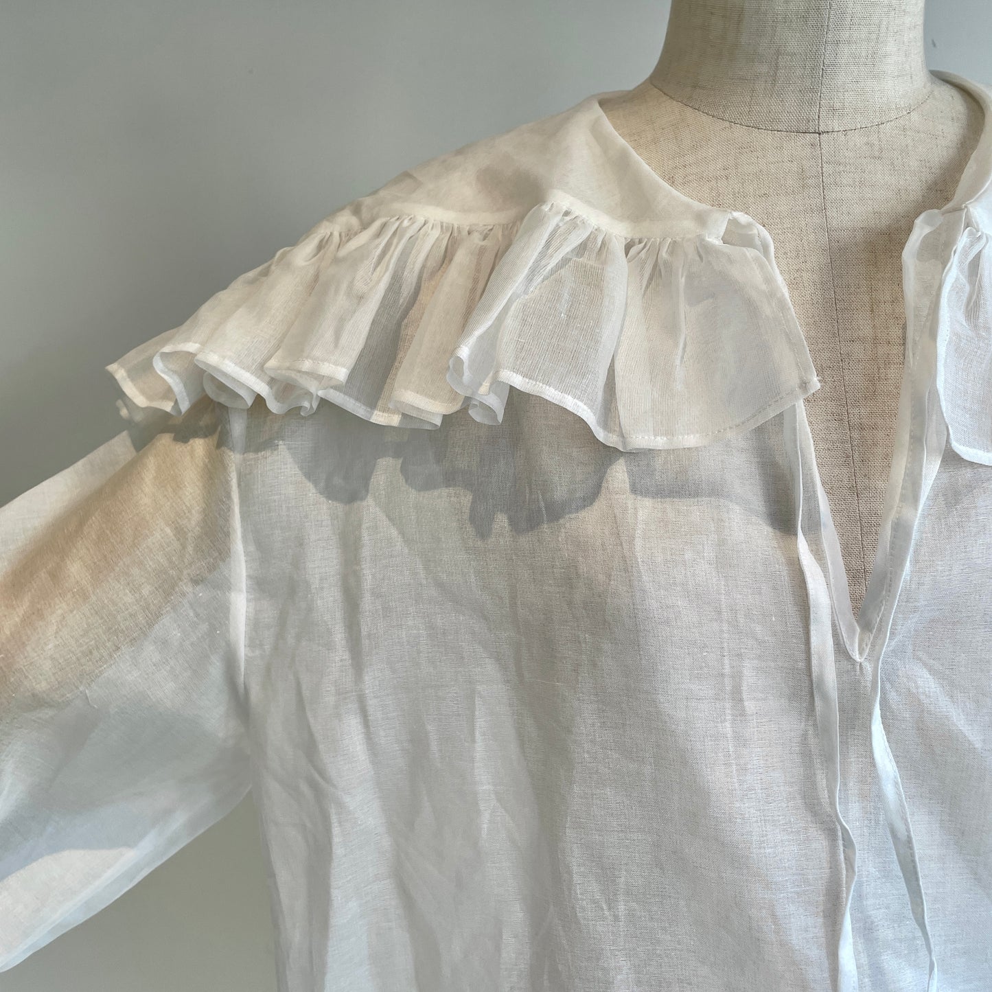 Heriter //コットンオーガンジーフリルカラーブラウス　H0-00-3065