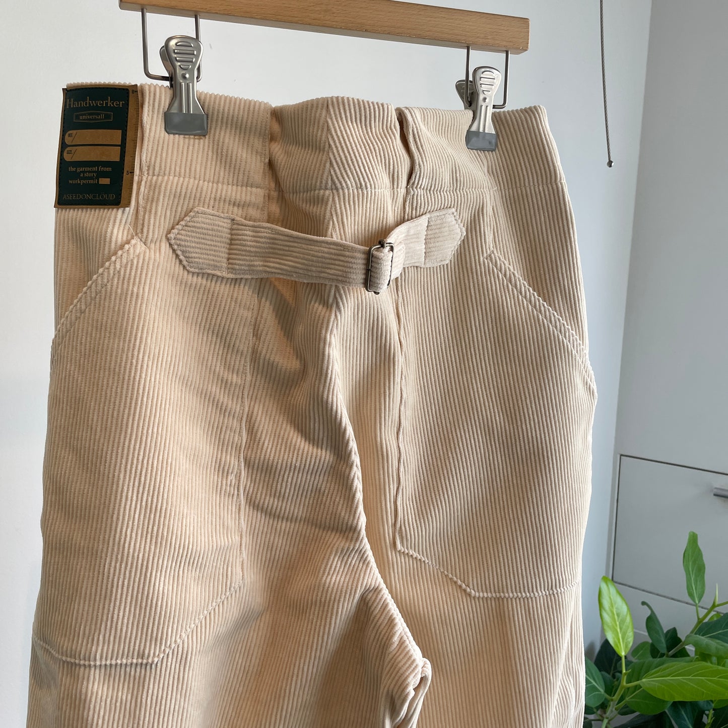 ASEEDONCLOUD //Handwerker    Corduroy wide trousers 242506