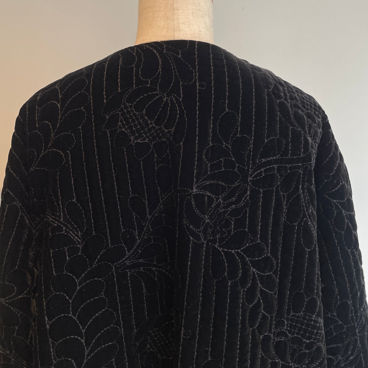 heriter//velvet quit embroidery short coat H2-26-6006