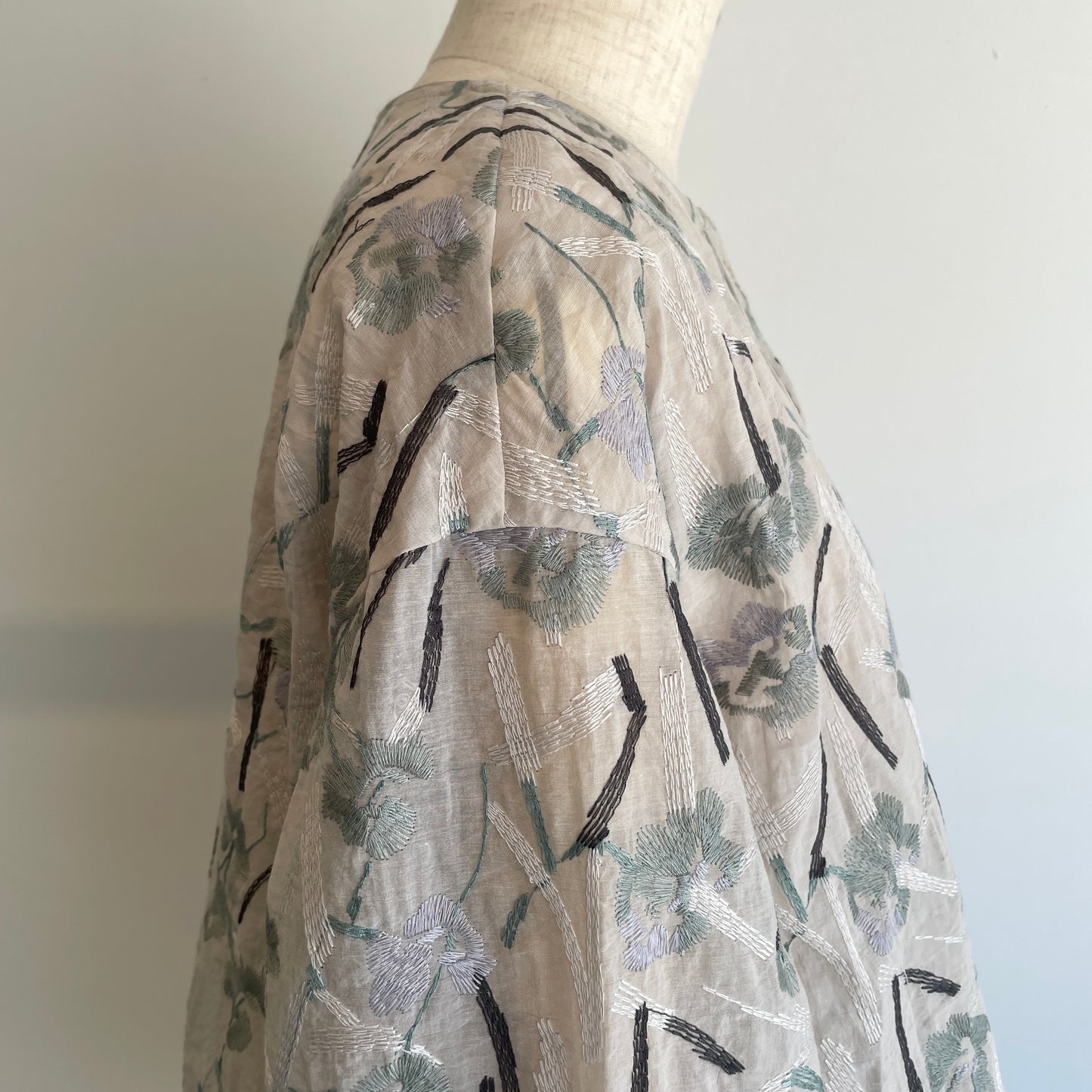 yuni//Cotton Nylon sheer blooming embroidery haori ブラウス 1701BL012262