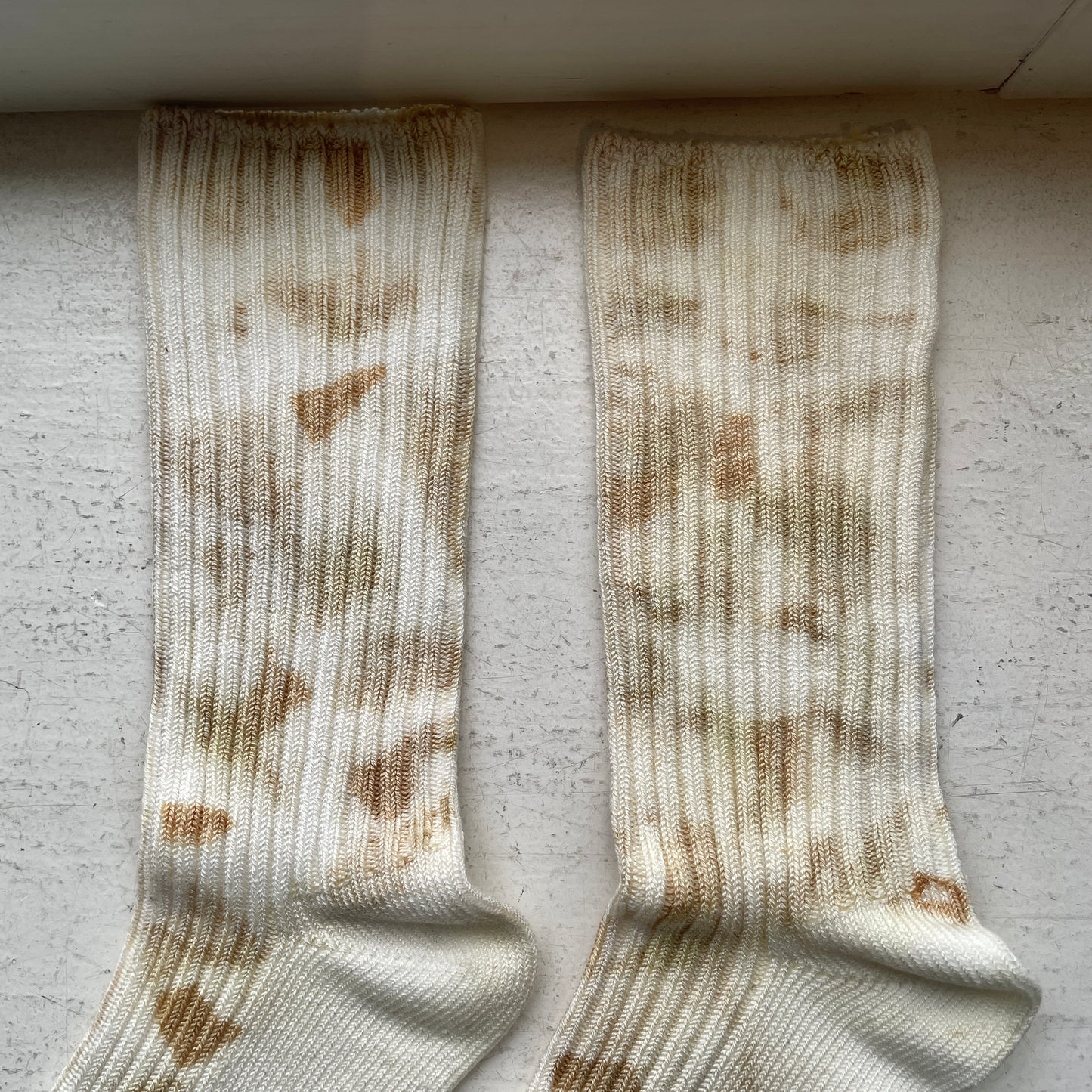 Oo //お花染めミドルゲージリブソックス