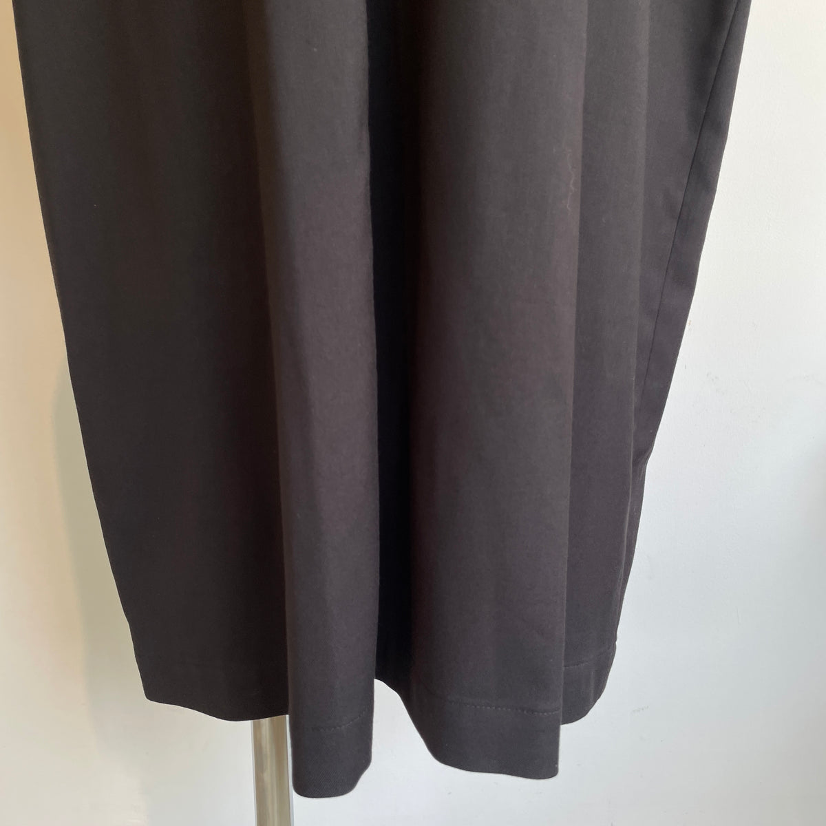 SI-HIRAI //MICRO STRETCH GABA RUBBER CUFF DRESS CHAW24-5018