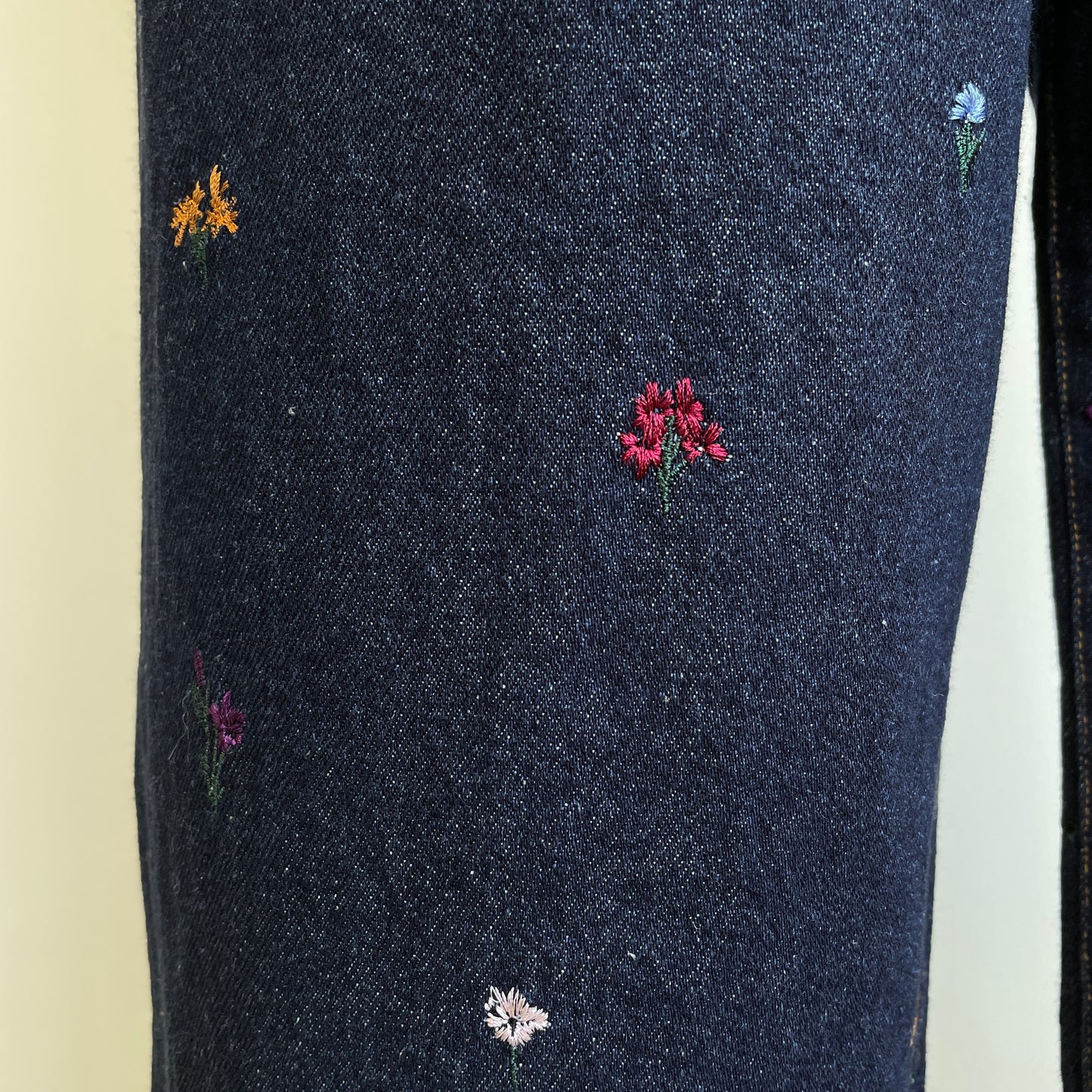 yuni// floral embloidely denim 5pkt back gum パンツ　1701PT006261