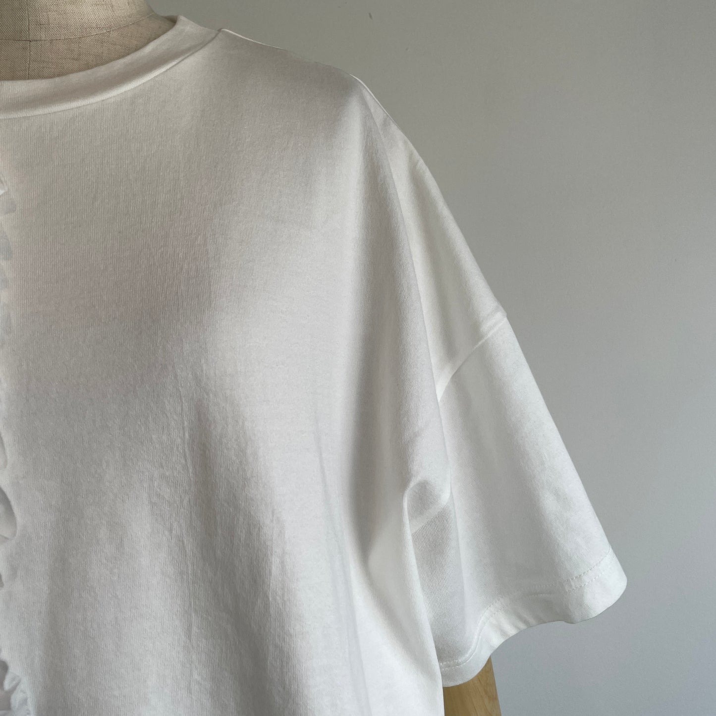 universaltissu//クラシック天竺 フリルTシャツ　US251CT023