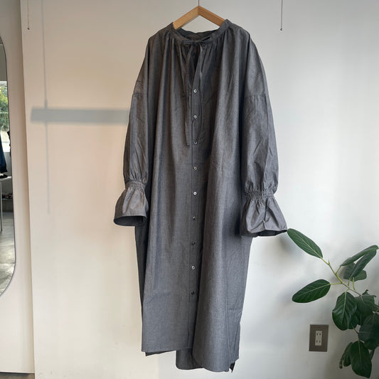 universaltissu//ナチュラルタイプライターフリルスリー
ブOP TS2600P061