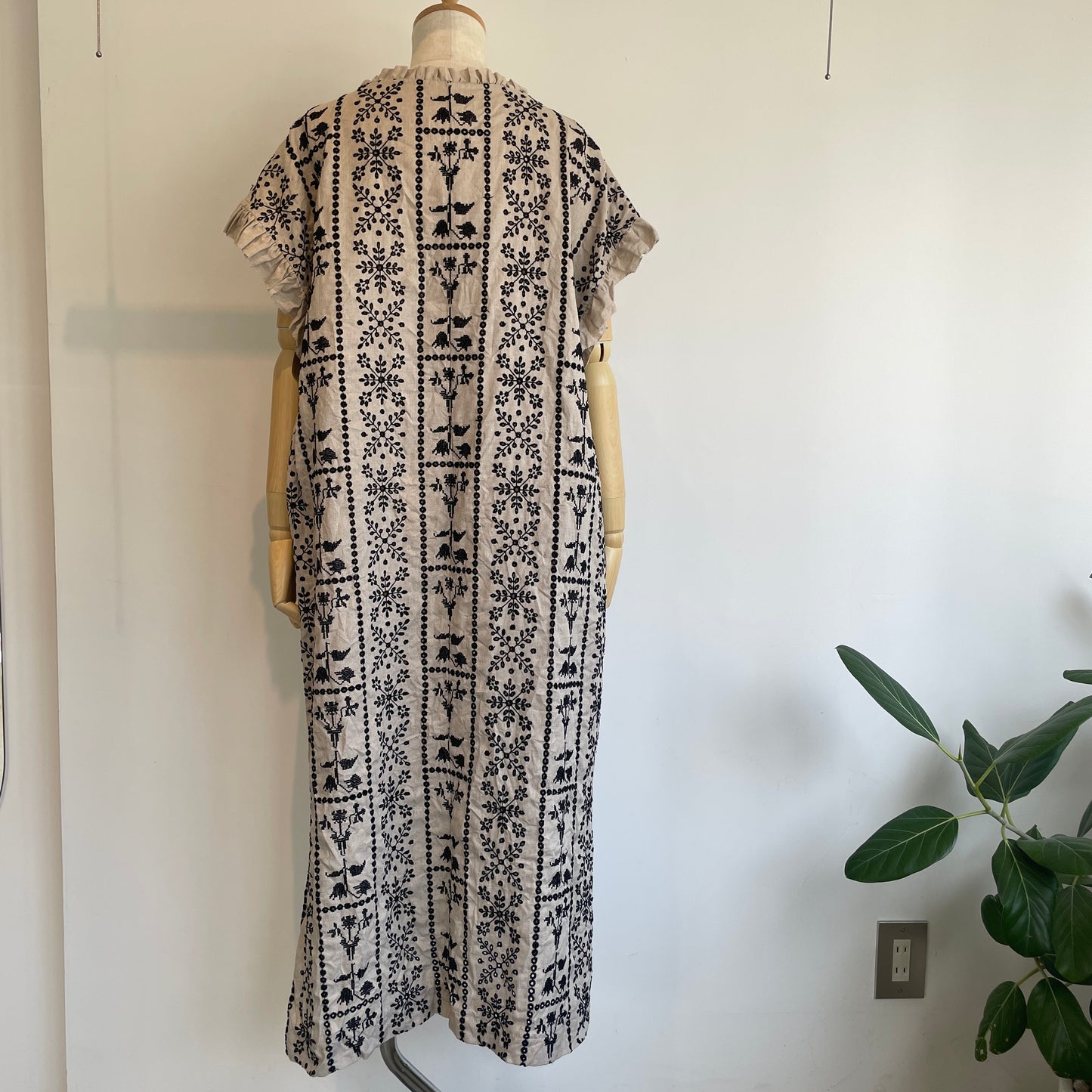 qiri//grow’ embroidery フリルワンピース 6301OP003261