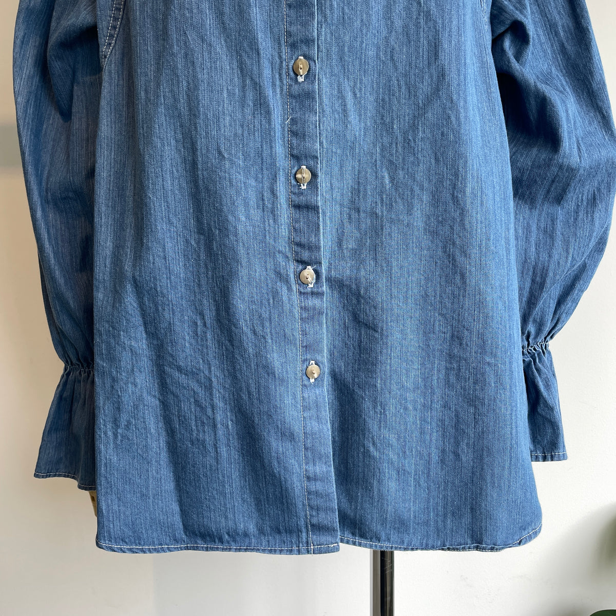 yuni//Cotton denim gathered sleeves ブラウス　1701BL010262