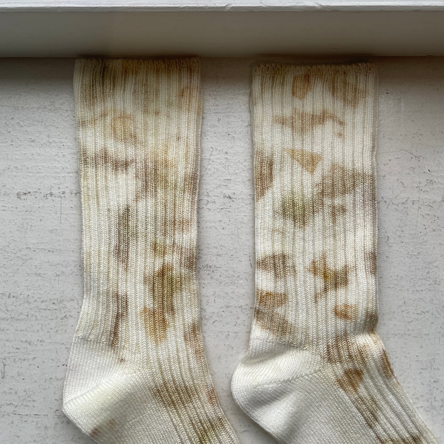 Oo //お花染めミドルゲージリブソックス