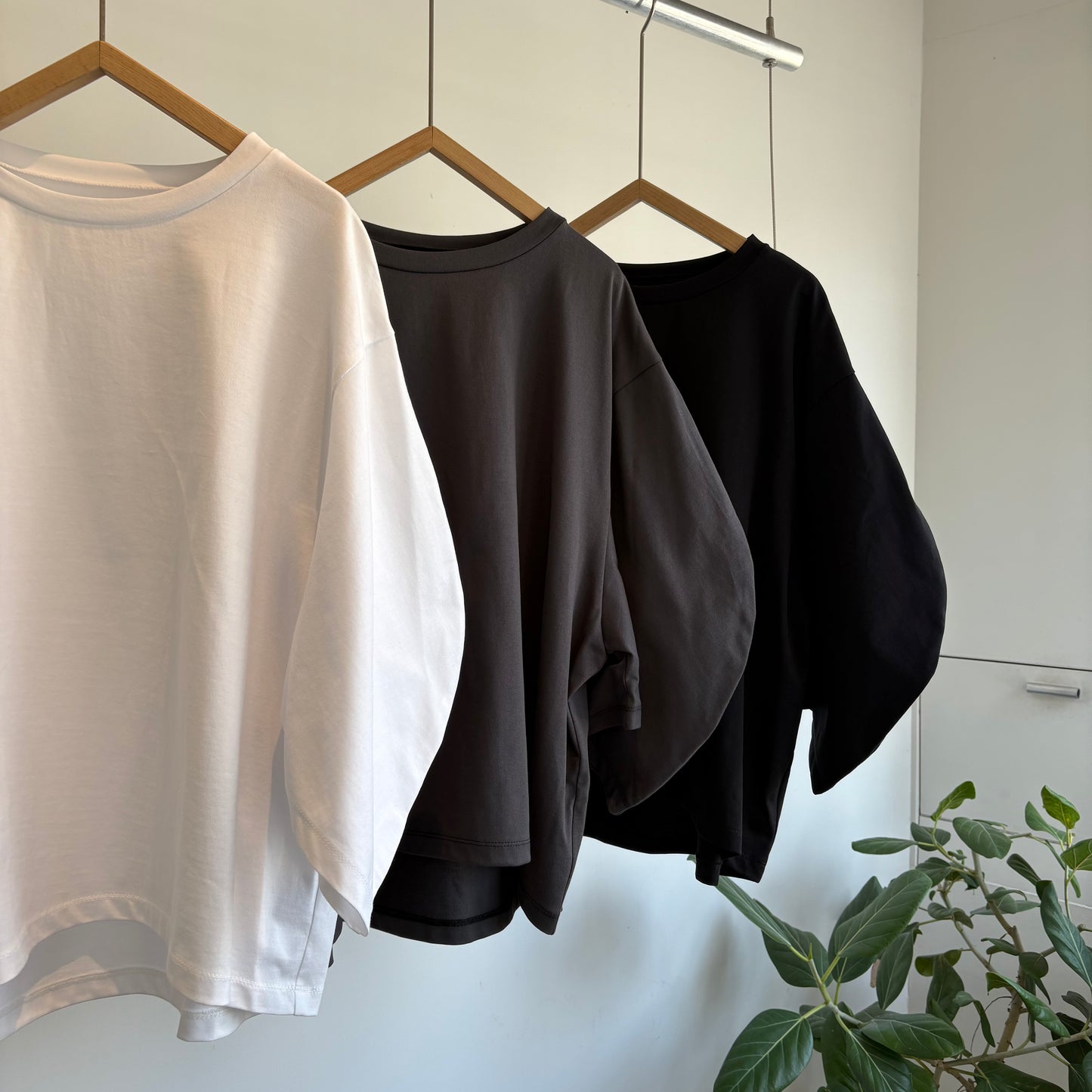 SI HIRAI//ROUND SLEEVE-T  CHSS26-7013