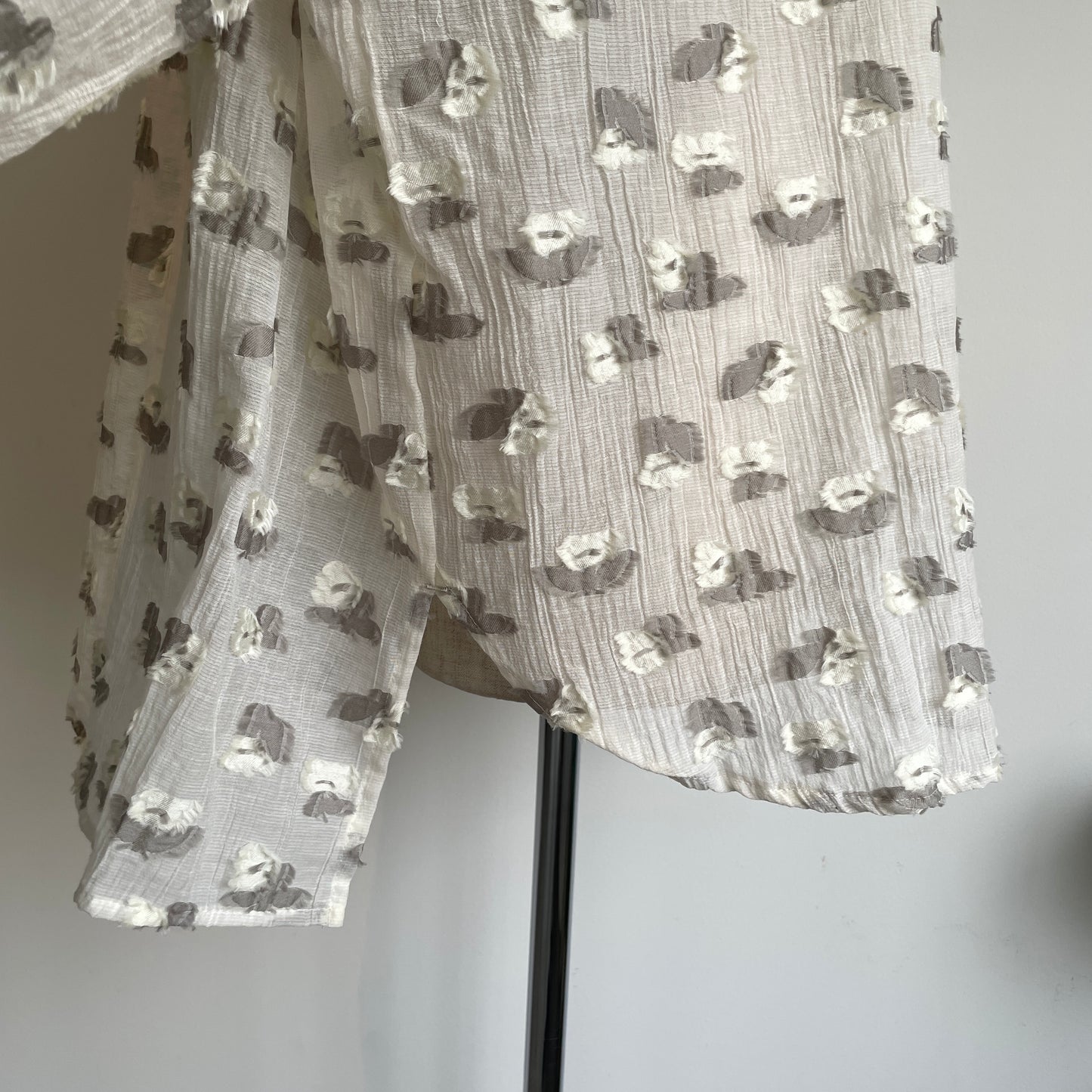 qiri//plie flower jacquard バックリボンブラウス　6301BL008261