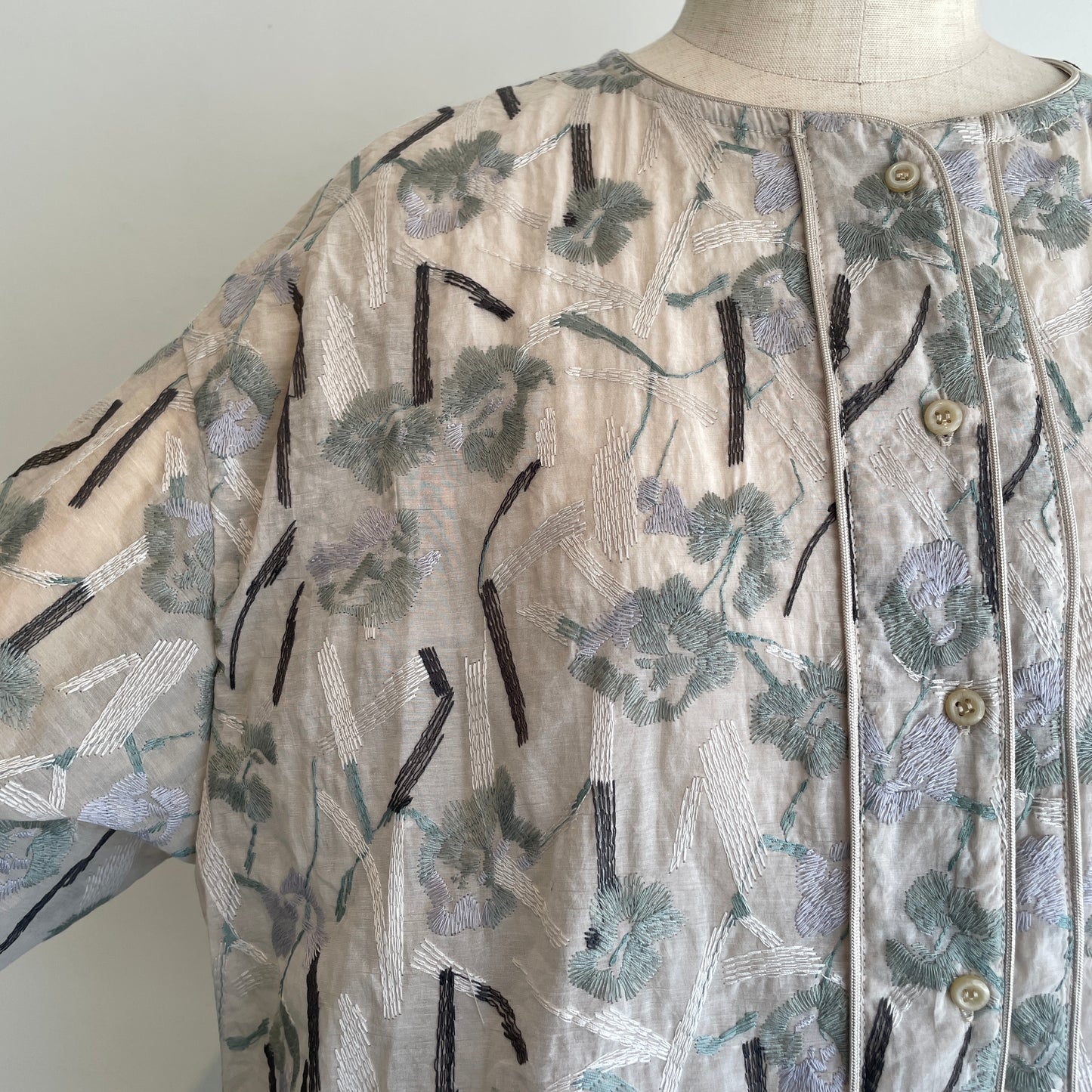 yuni//Cotton Nylon sheer blooming embroidery haori ブラウス 1701BL012262