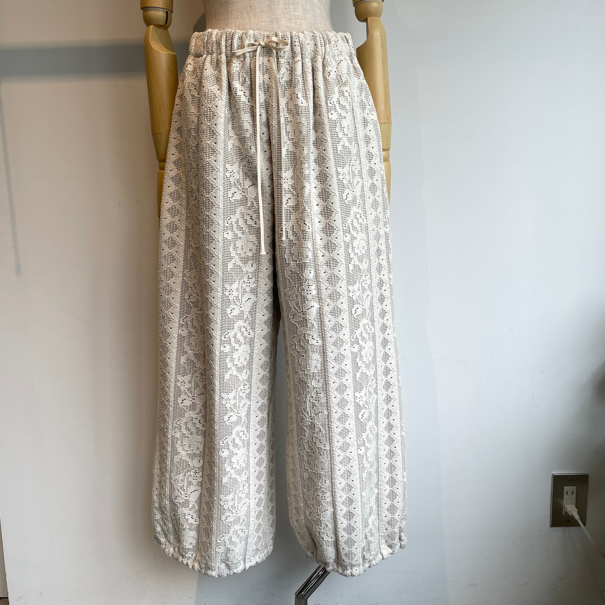 qiri//field flower lace ギャザーパンツ  6301PT008262
