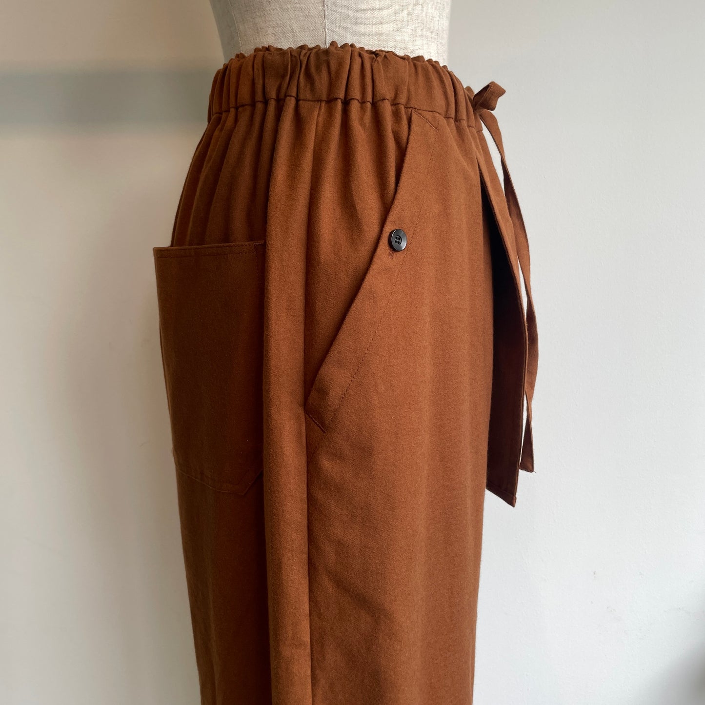 buoy buoy//SUEDE TOUCH FLANNEL APRON パンツ　2701PT005262