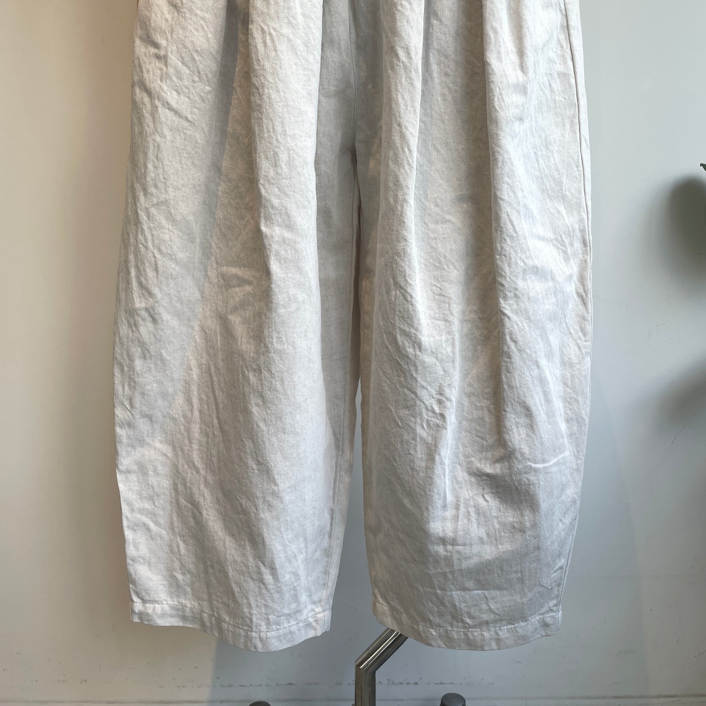 yuni//Cotton/Linen denim wide cocoon パンツ　1701PT016261