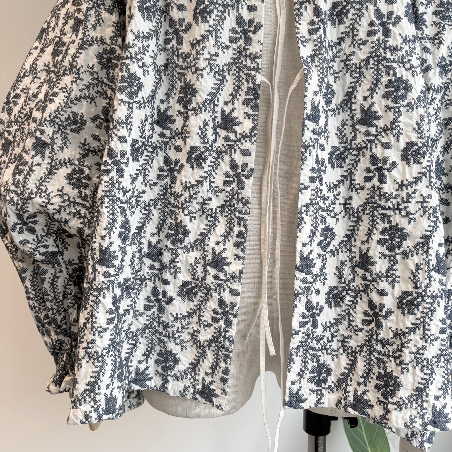 qiri//garden embroidery gather スリーブブラウス
6301BL008262