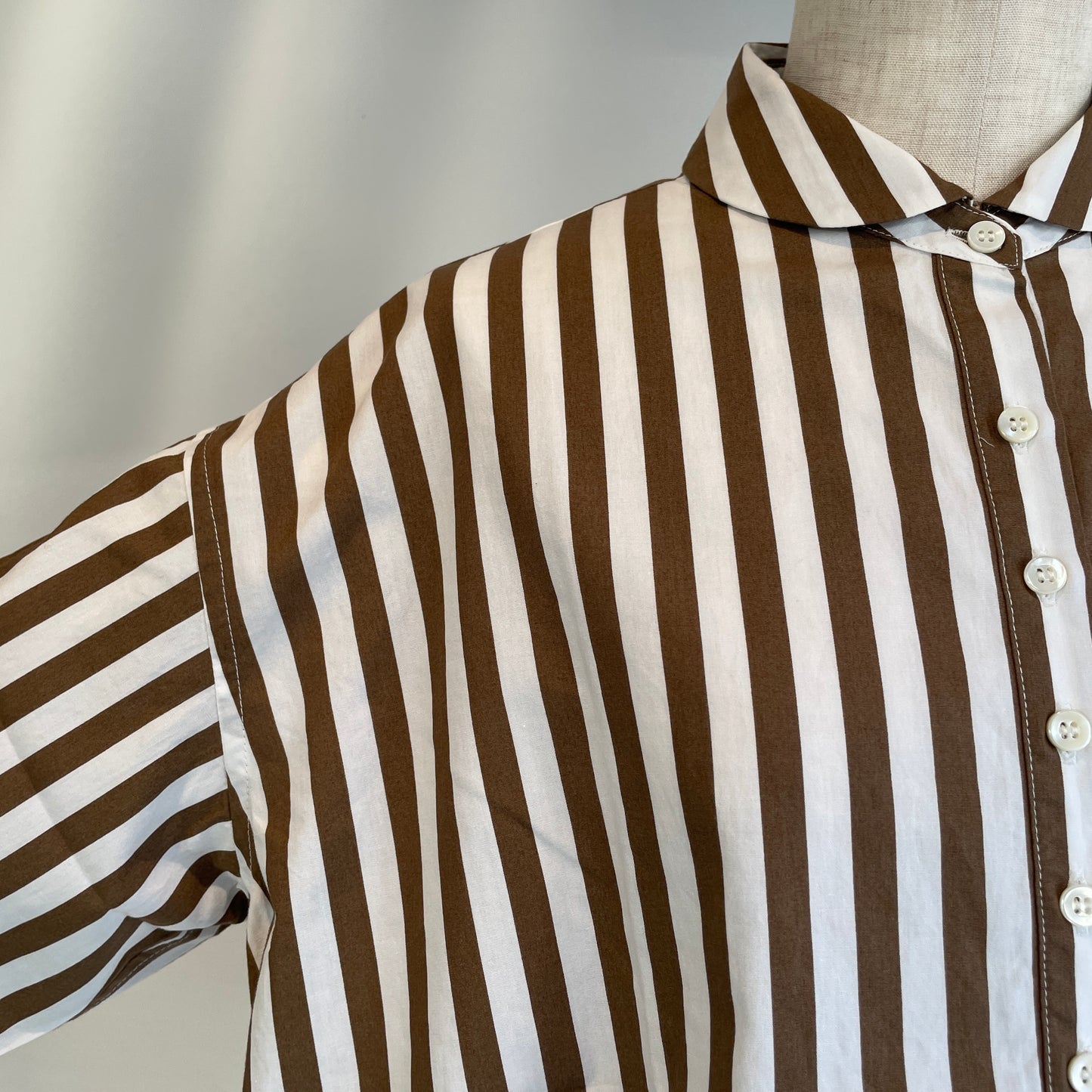 handsofcreation//50ブロードストライププリントラウンドカラーシャツ　01610604