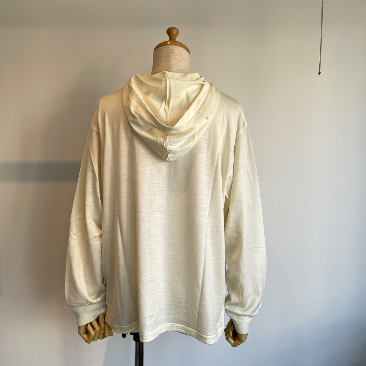 universaltissu//ウォッシャブルウール天竺 フーディPOUT264CT012