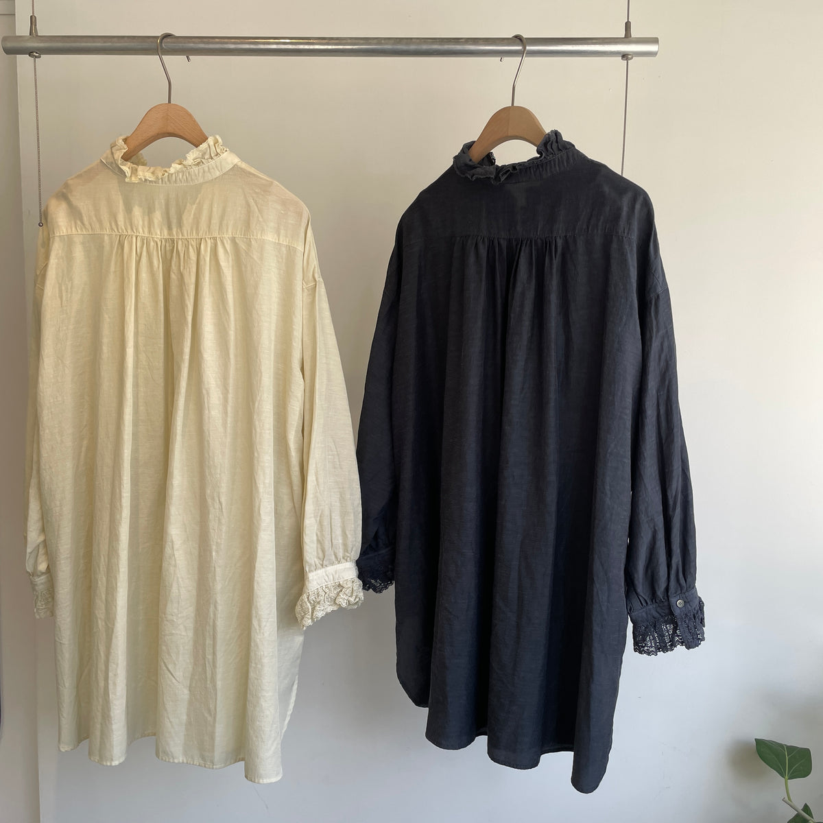 yuni//リサイクルコットン／CuラッフルレースカラーロングBL 1701BL009262