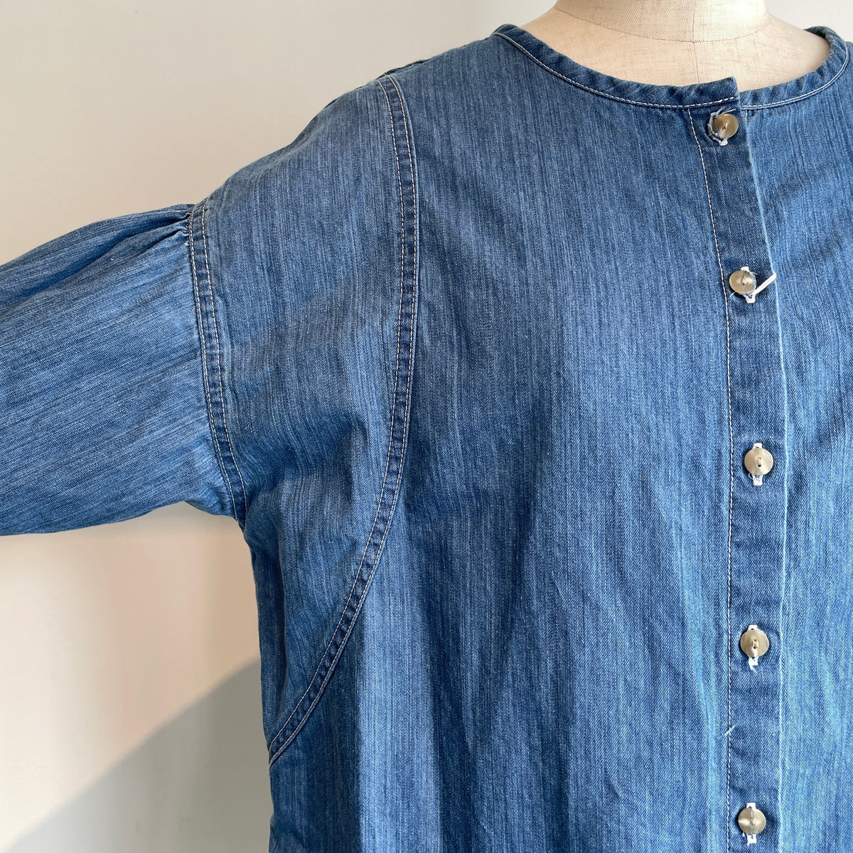 yuni//Cotton denim gathered sleeves ブラウス　1701BL010262