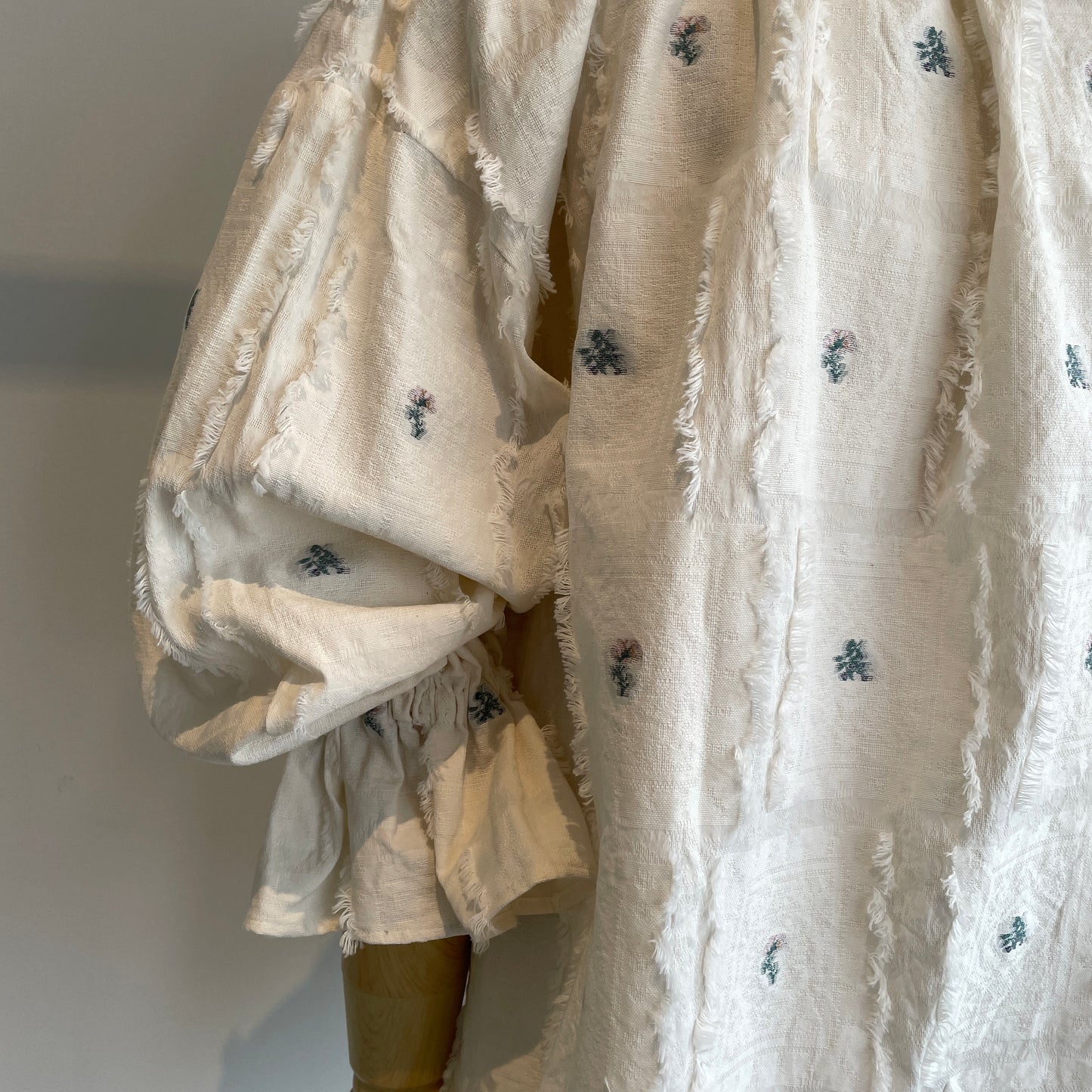 qiri //fleurs lace jacquard gather BL 6301BL006261