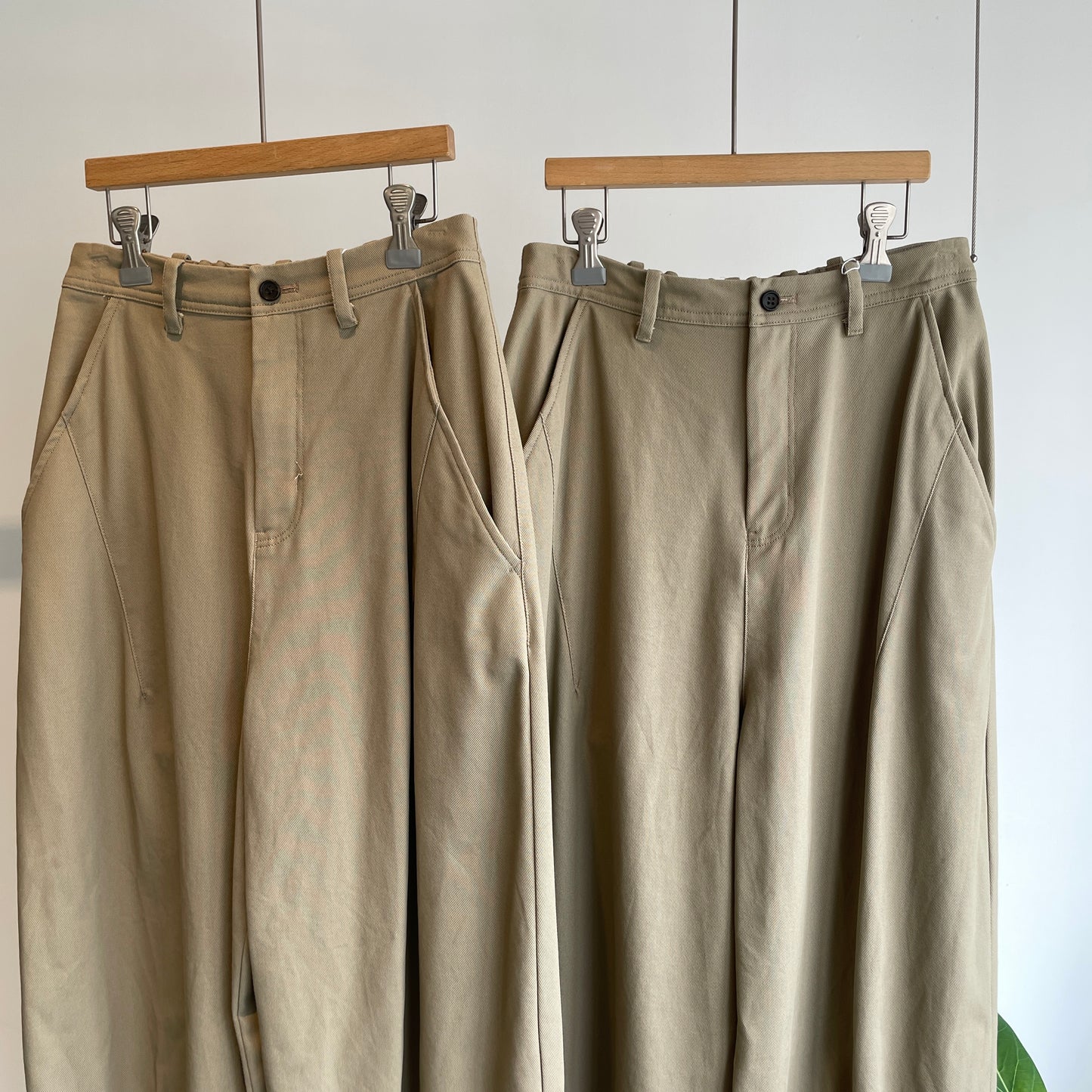 yuni//20/2強撚Cotton twill cocoon tapered パンツ 1701PT006262