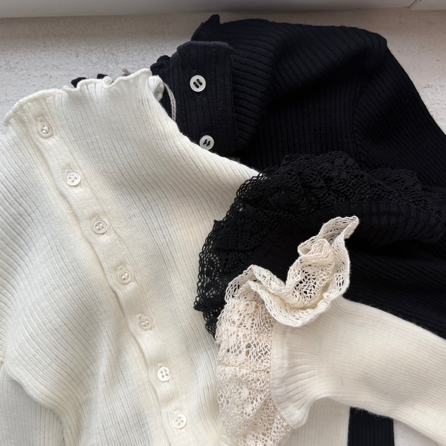 NATIVE VILLAGE// Thoughts on stockings リブレースプルオーバー　33262-04107