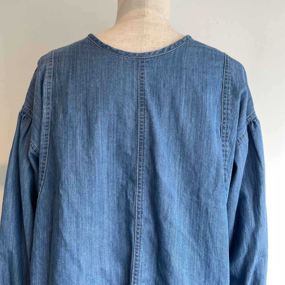 yuni//Cotton denim gathered sleeves ブラウス　1701BL010262