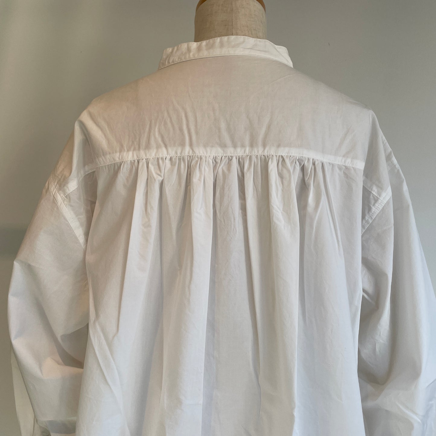 universaltissu//ナチュラルタイプライターイタリアンフィレレースヨークSH   US260SH036