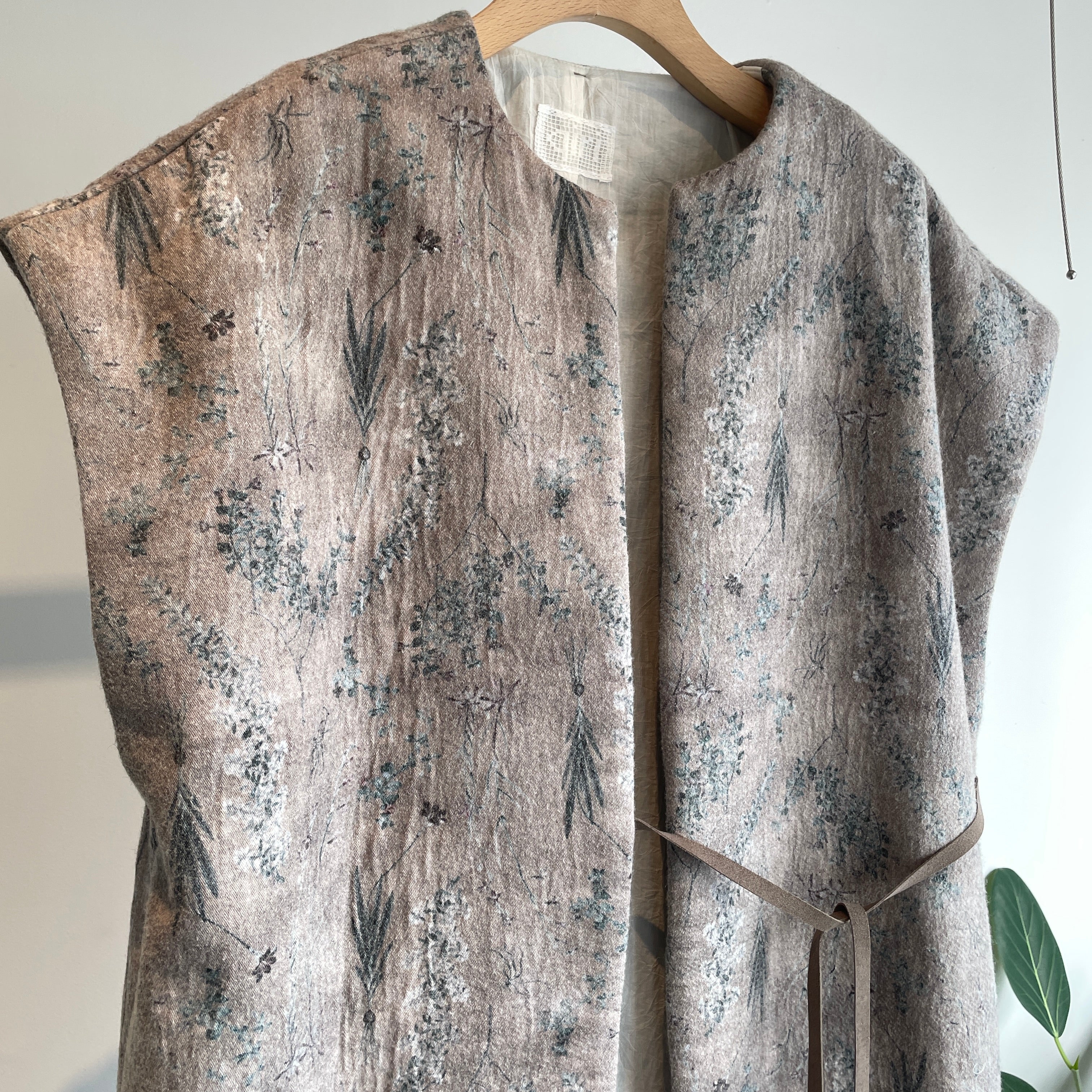 qiri キリ flower vintage long gilet qiri //old letter flowers long gilet 6301OP005252 – hibikiru