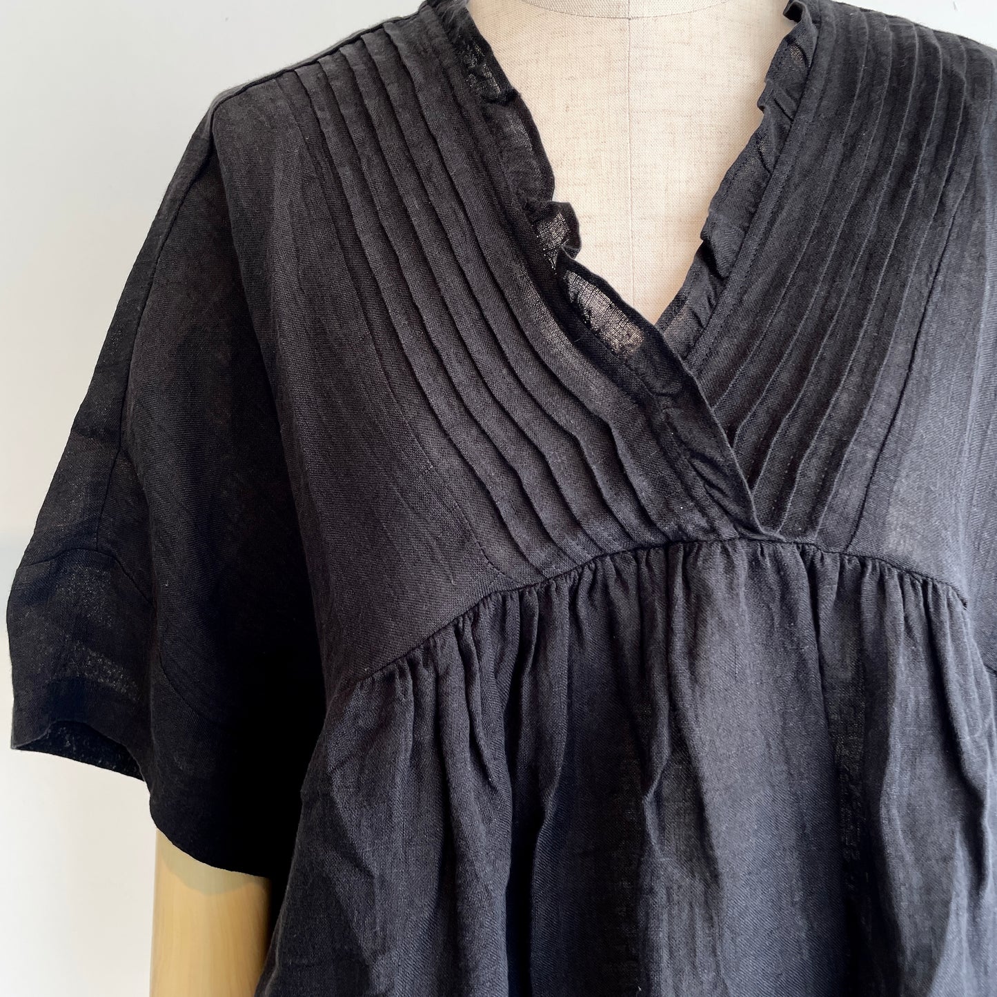 handsofcreation//60/-Linen解撚ワッシャークロスV／NプルオーバーBL 01630638