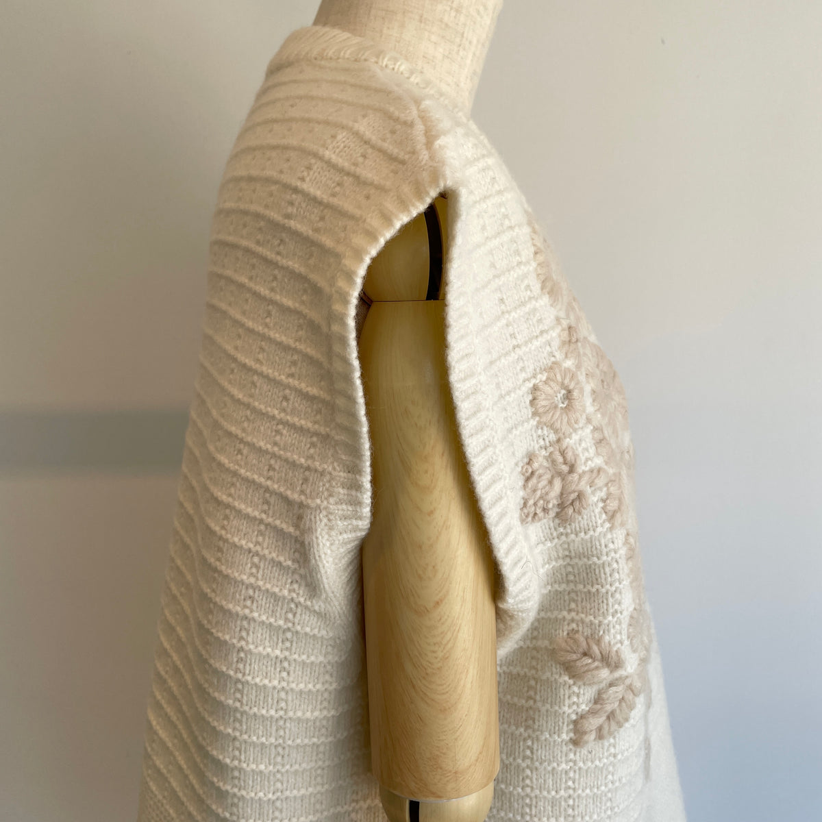 yuni//ウール / ハンド刺繍ベスト　1701KN002262