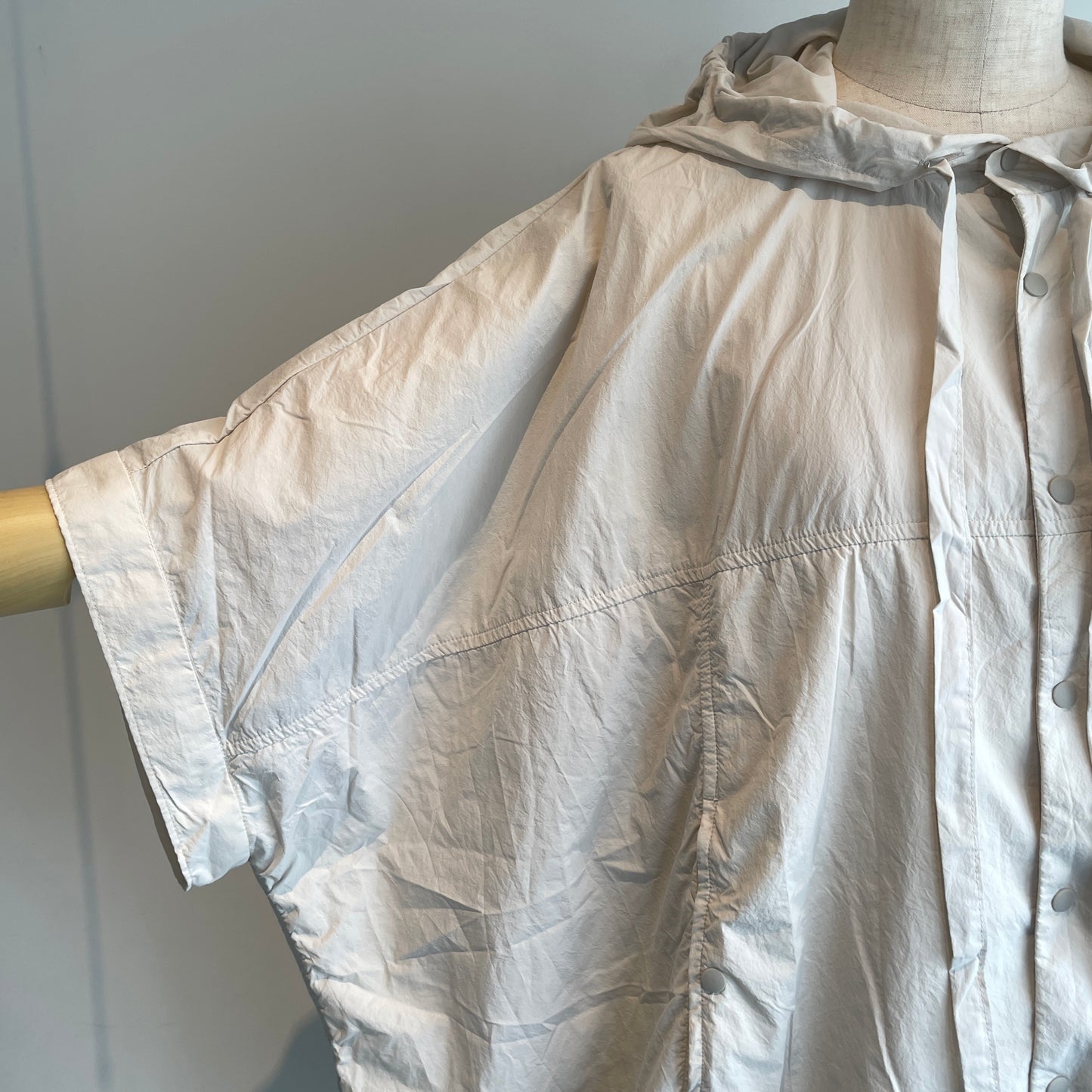 buoy buoy//45d NYLON 伊吹染め PONCHO シャツ　2701BL017261